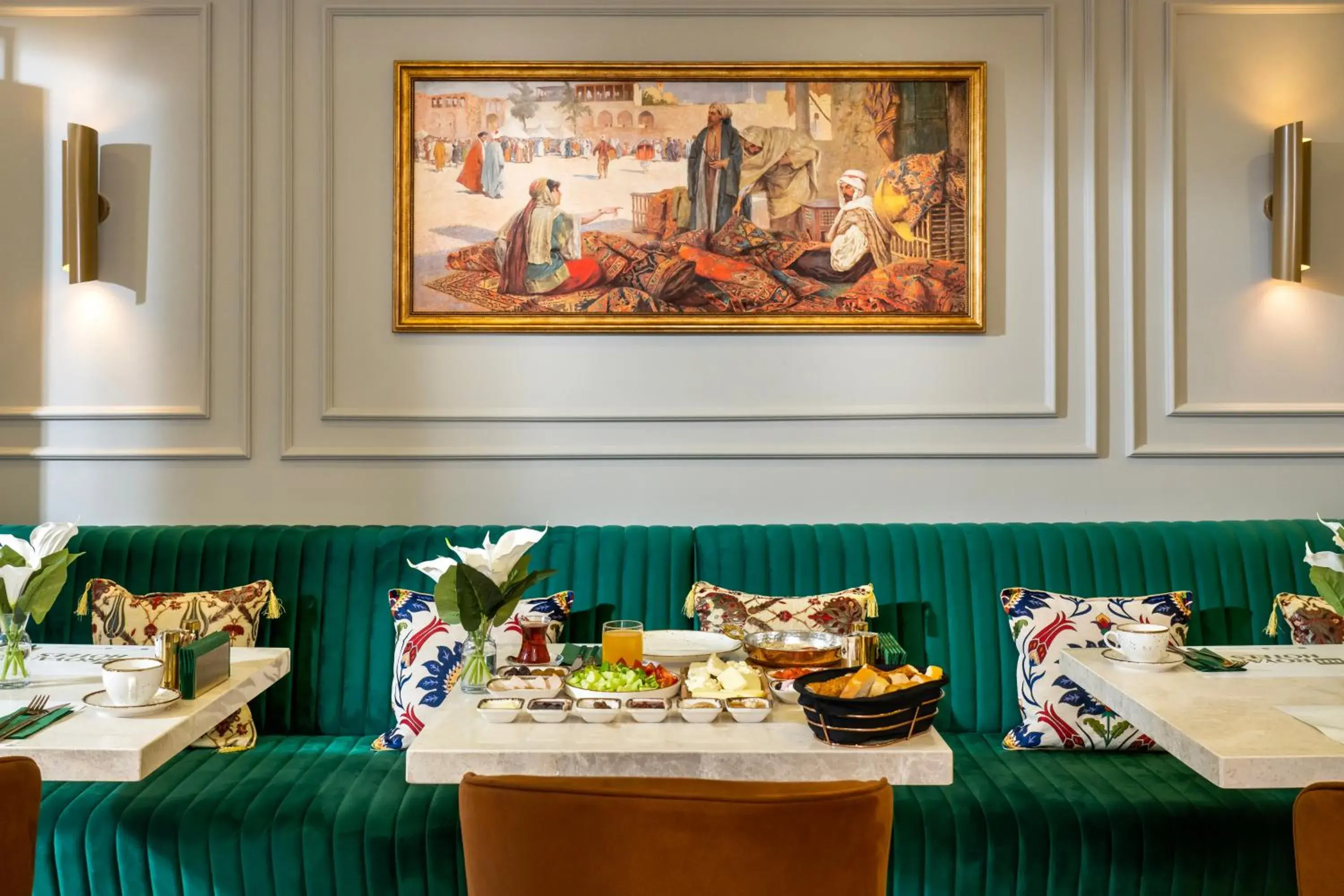 Breakfast in Royan Suites Breakfast in Royan Suites