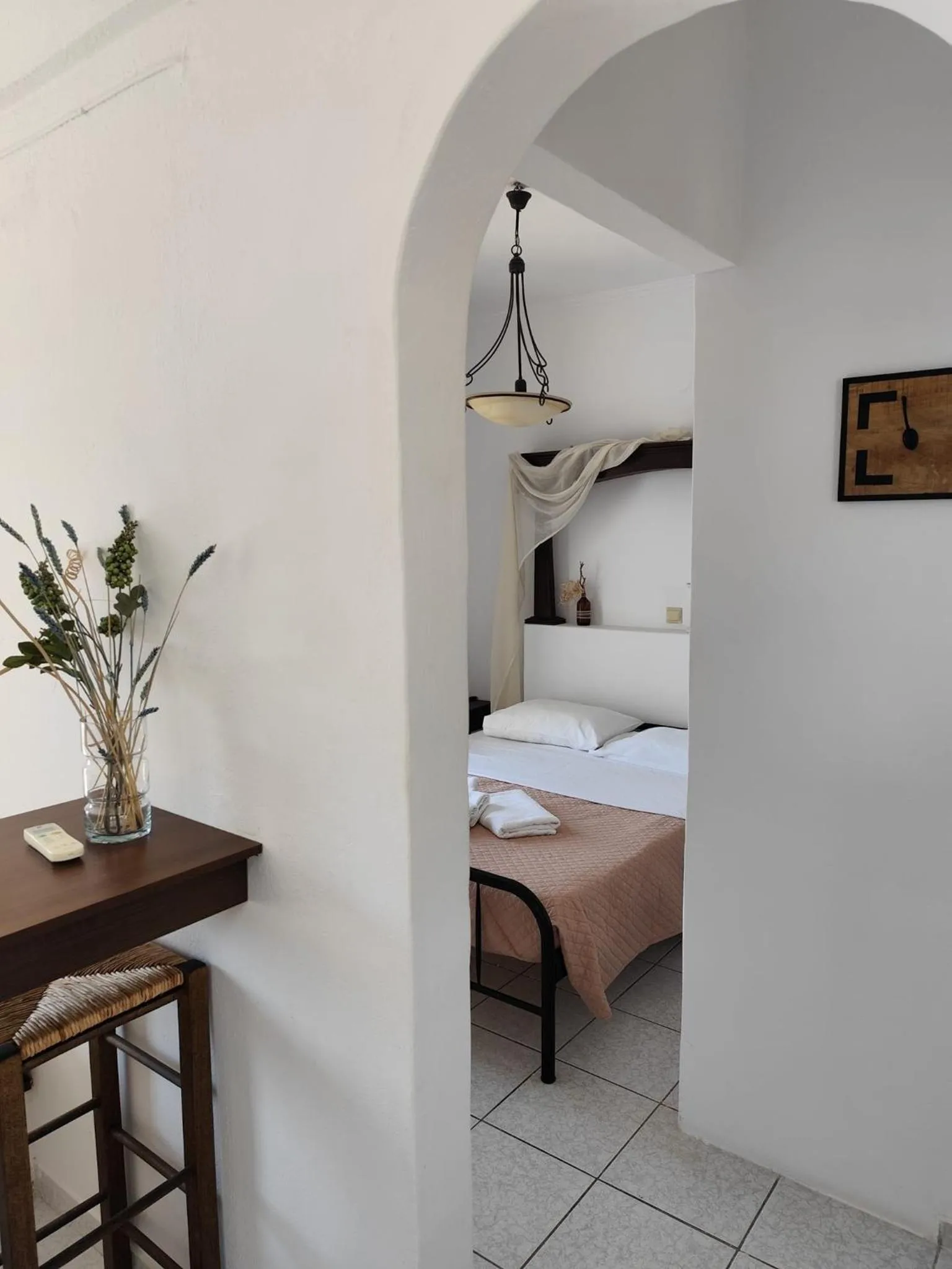 Photo of the whole room, Bed in Pension Hlias - Chora Amorgos