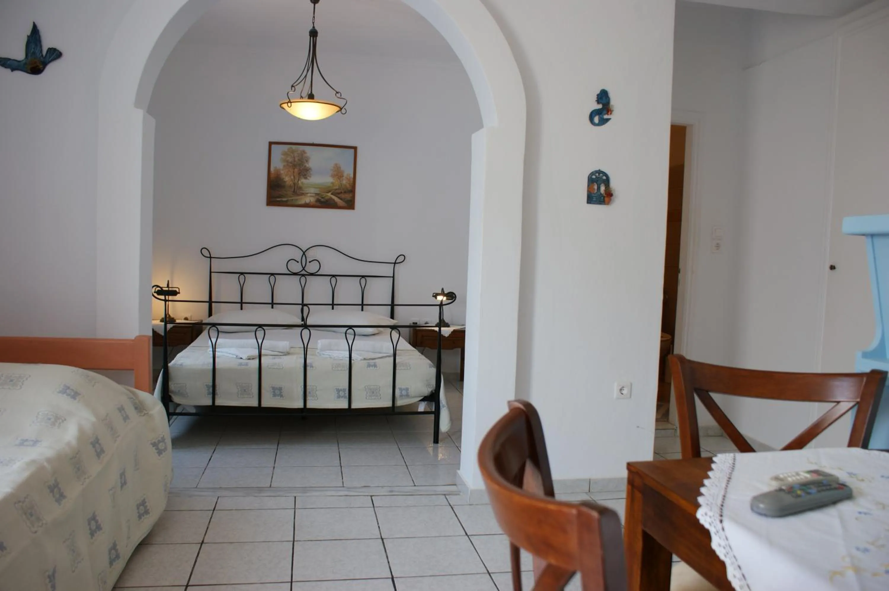 Dining area, Bed in Pension Hlias - Chora Amorgos