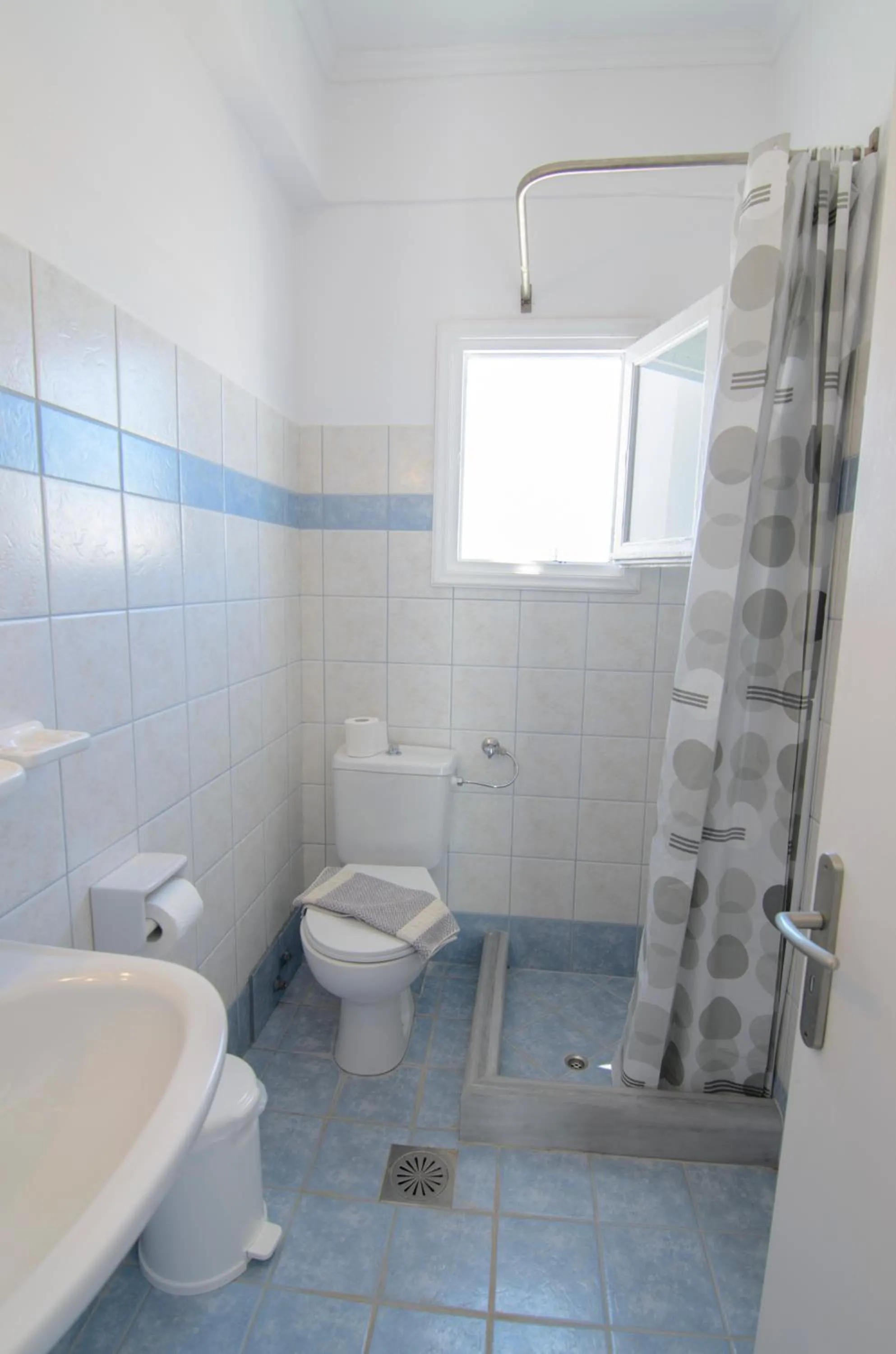 Bathroom in Pension Hlias - Chora Amorgos