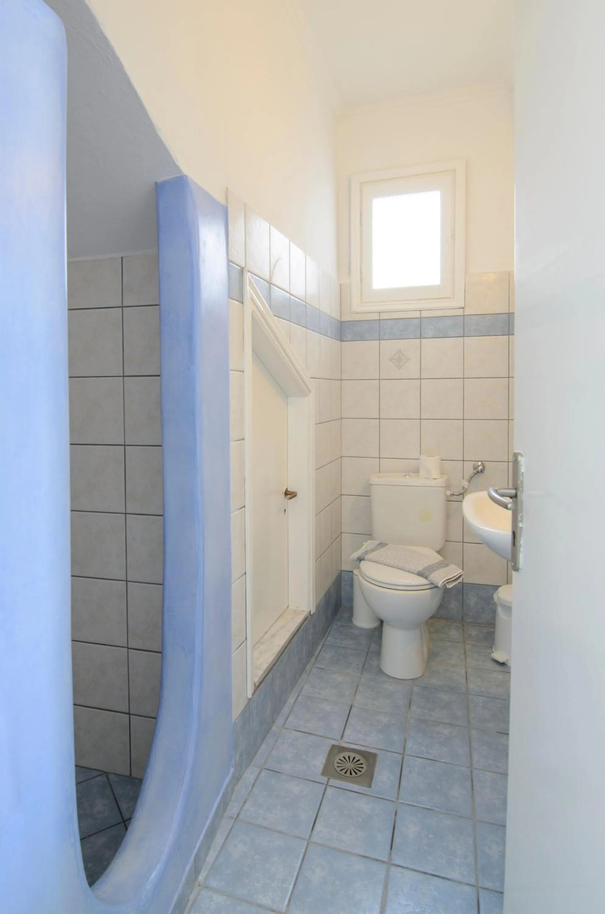Bathroom in Pension Hlias - Chora Amorgos