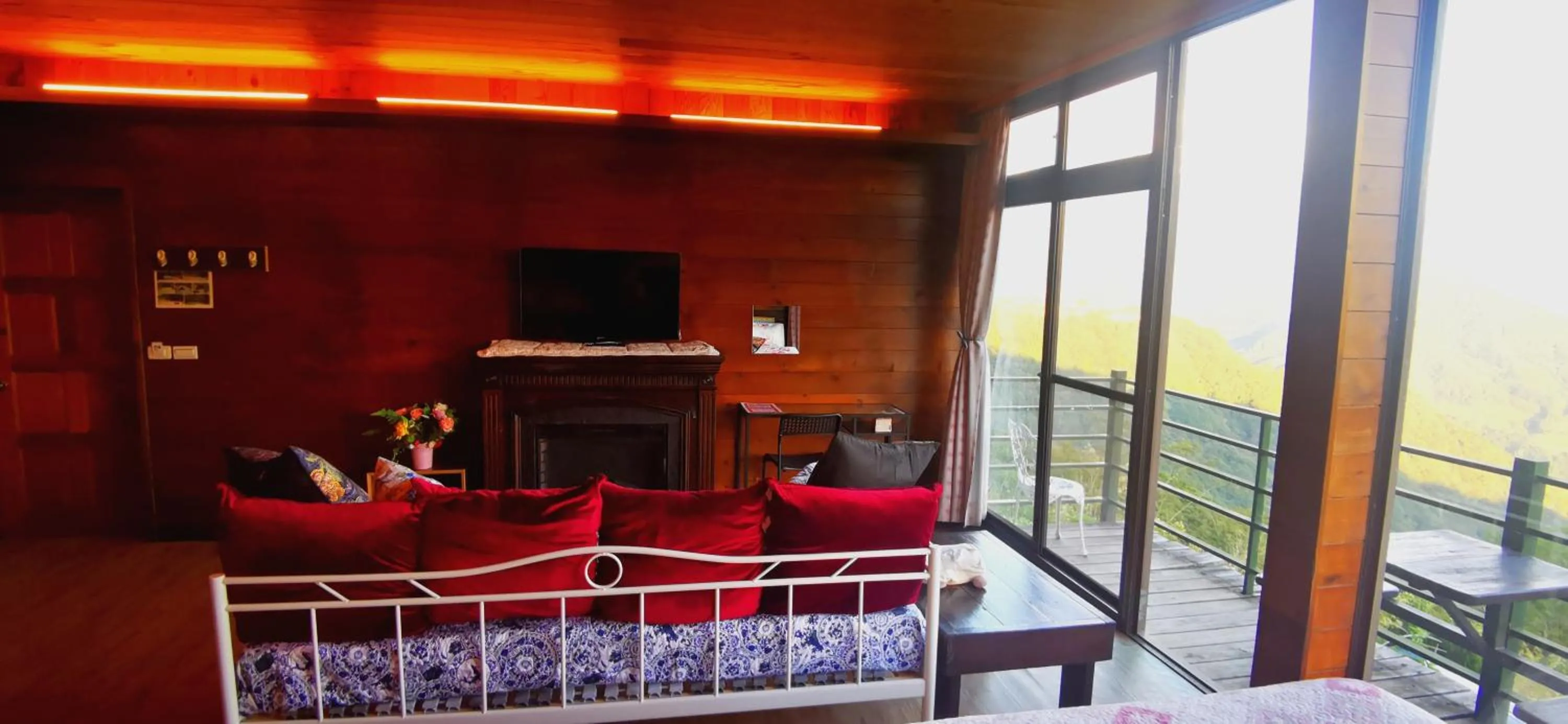 Photo of the whole room in Villa Relax