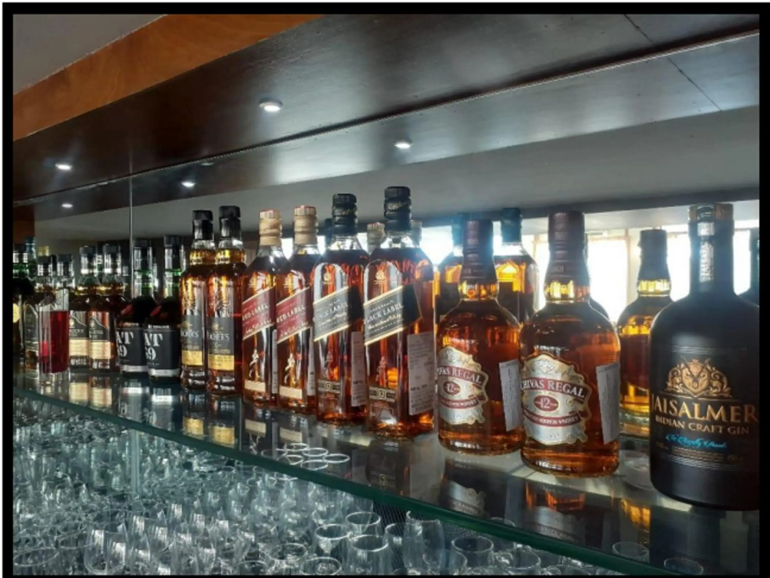 Lounge or bar in Sterling Mount Abu Lounge or bar in Sterling Mount Abu