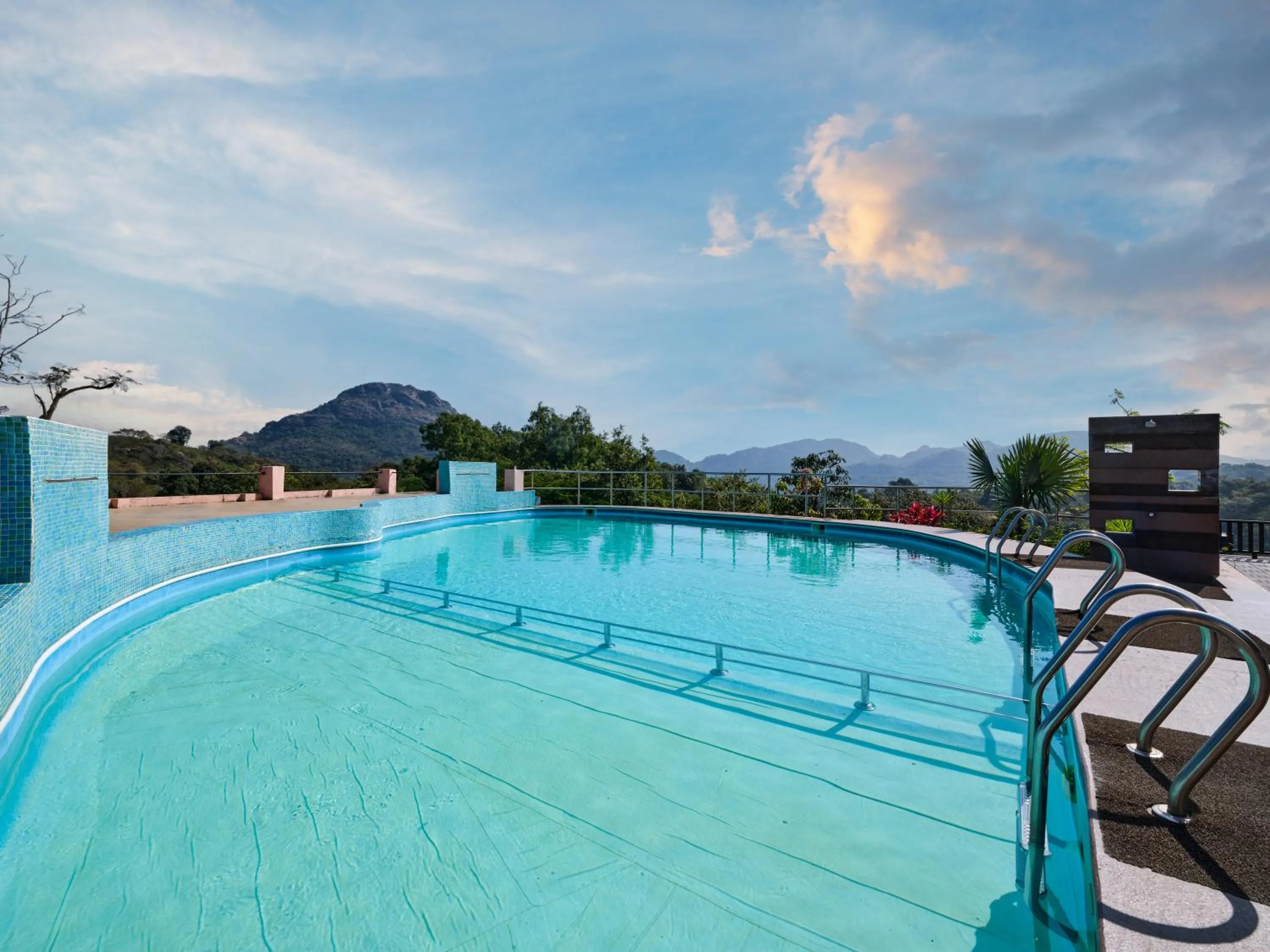 Swimming pool in Sterling Mount Abu