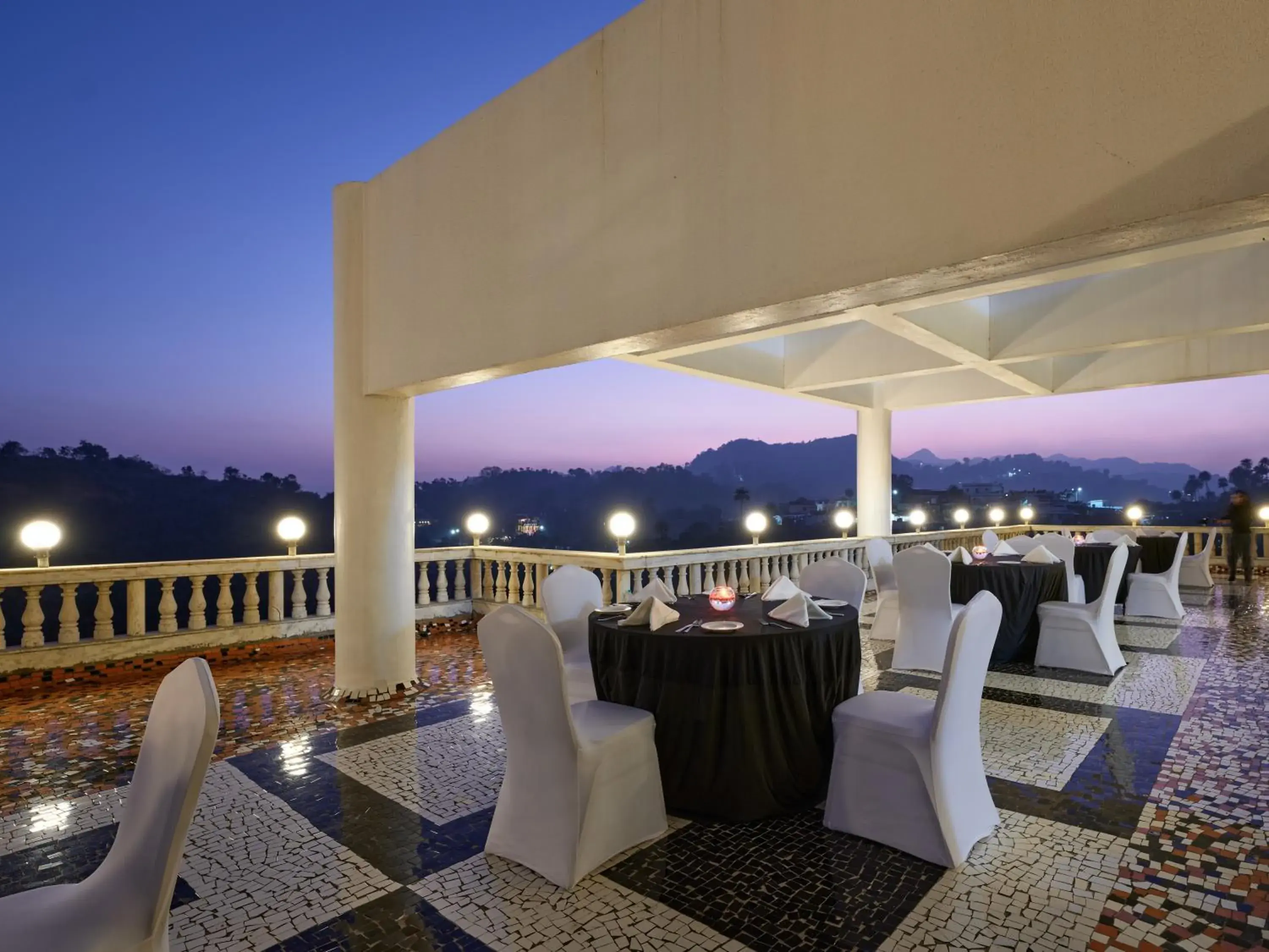 Restaurant/places to eat in Sterling Mount Abu Restaurant/places to eat in Sterling Mount Abu