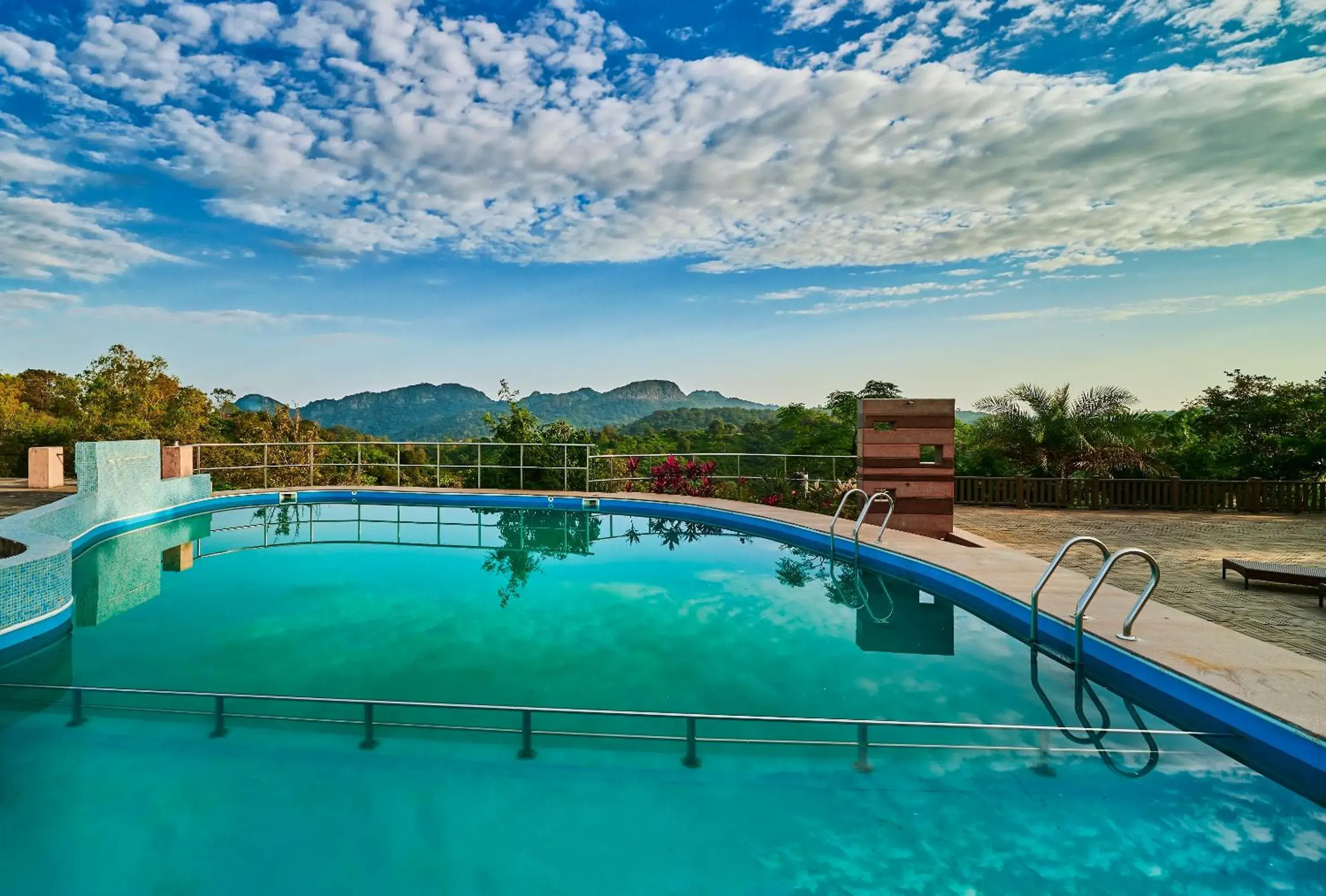 Swimming pool in Sterling Mount Abu Swimming pool in Sterling Mount Abu
