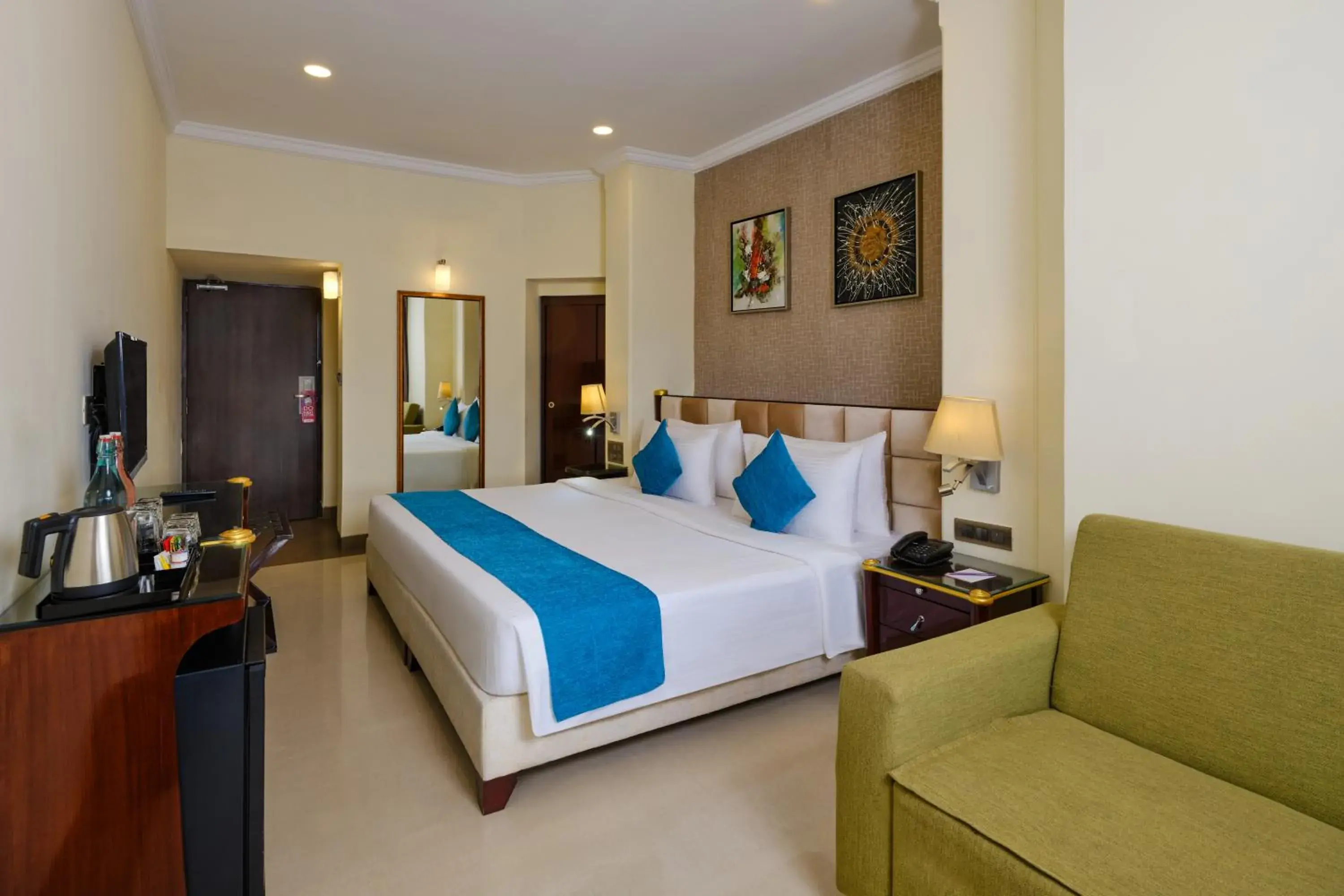 Photo of the whole room, Bed in Sterling Mount Abu Photo of the whole room, Bed in Sterling Mount Abu