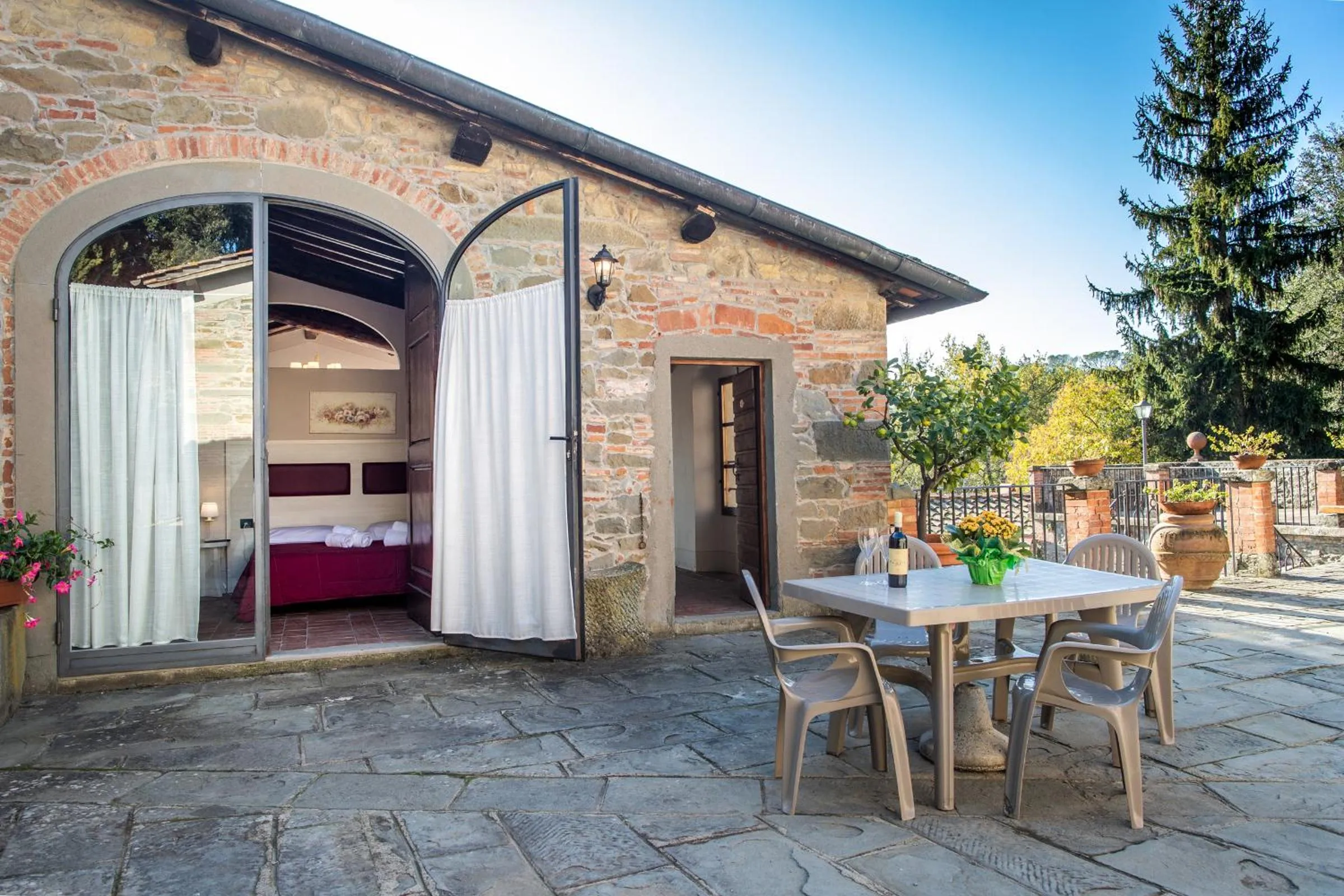 Balcony/Terrace in Villa Norcenni ApartHotel