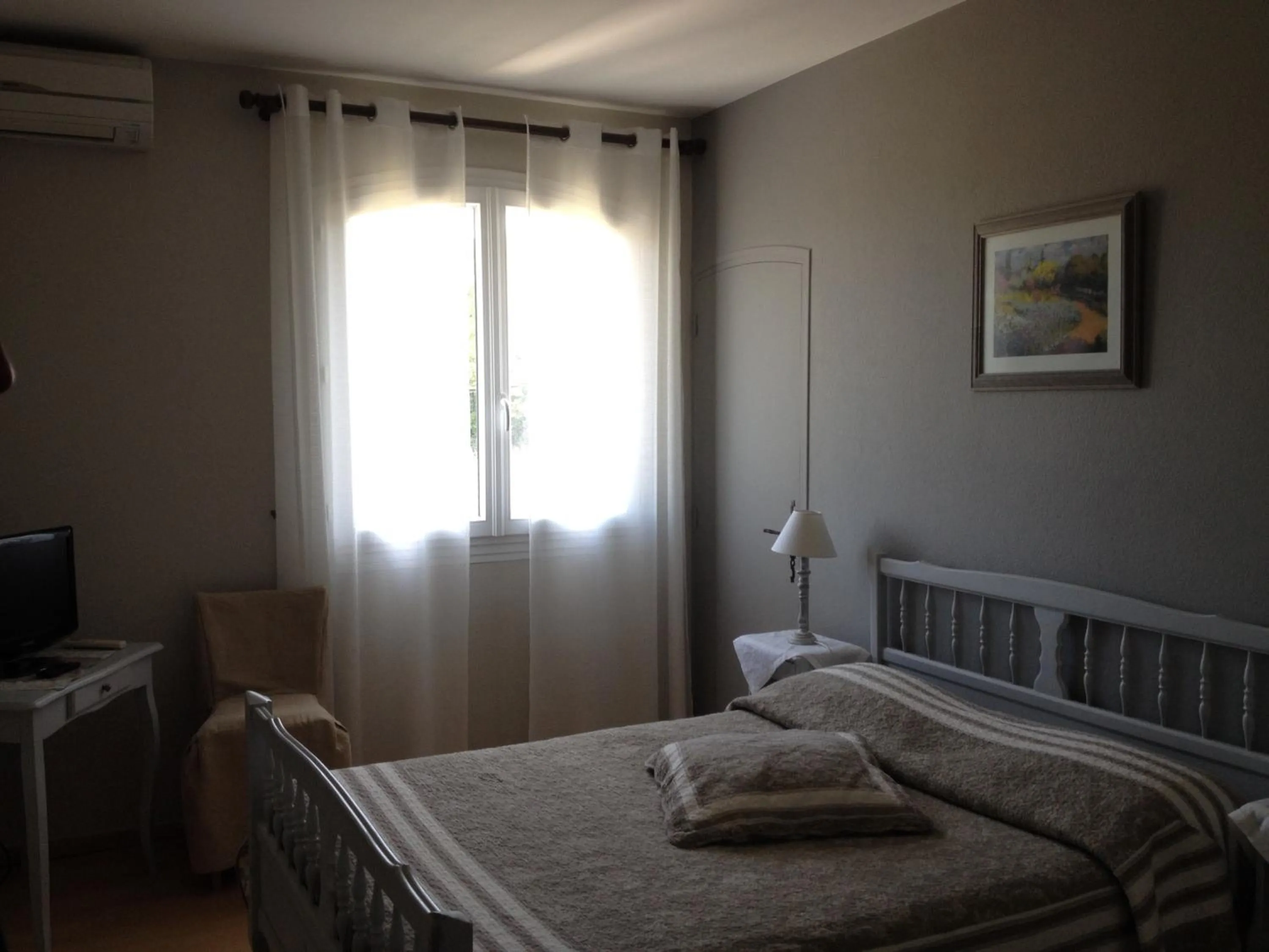 Day in Logis du Comte