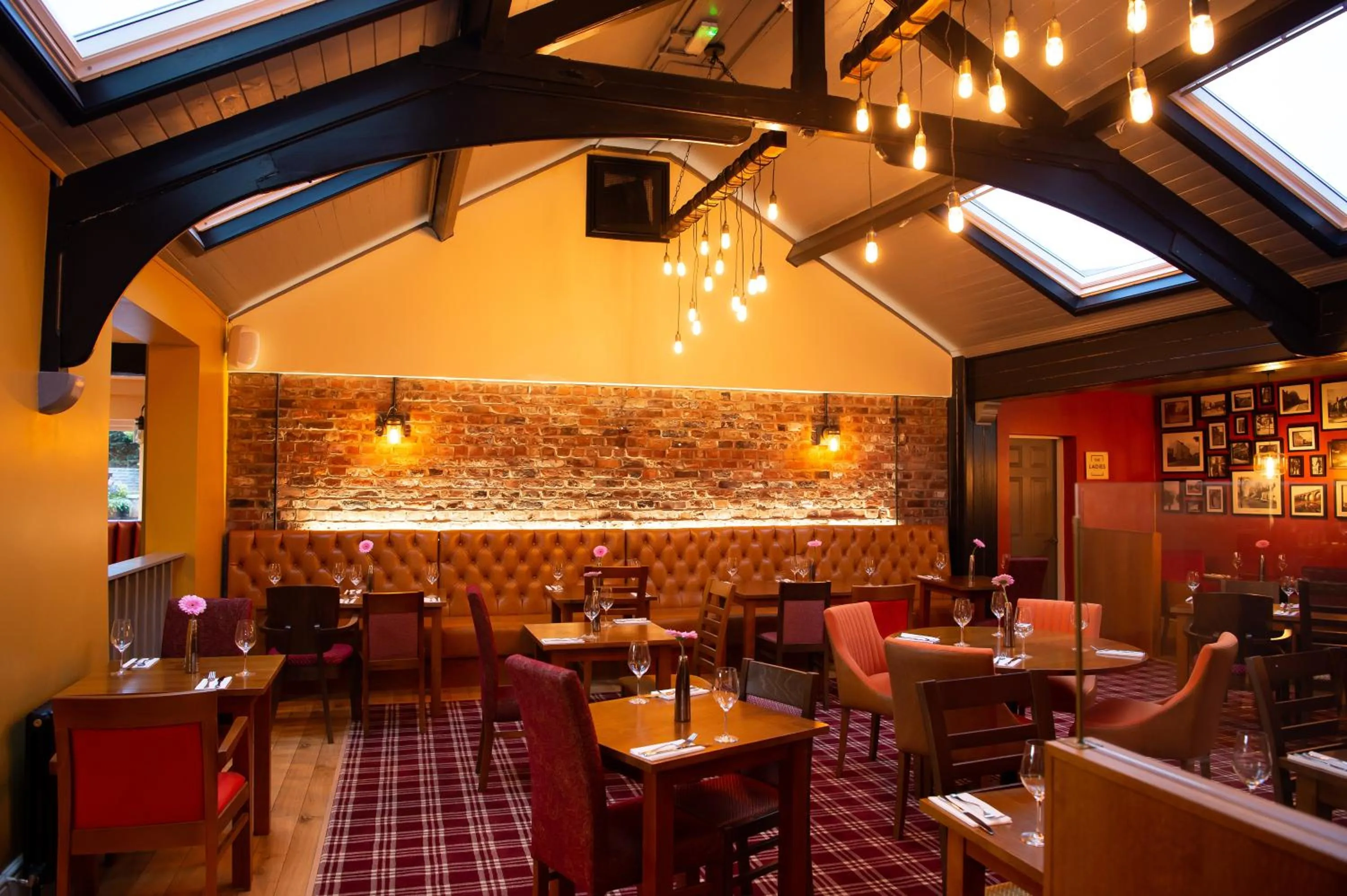 Restaurant/places to eat in The Kirkfield Hotel