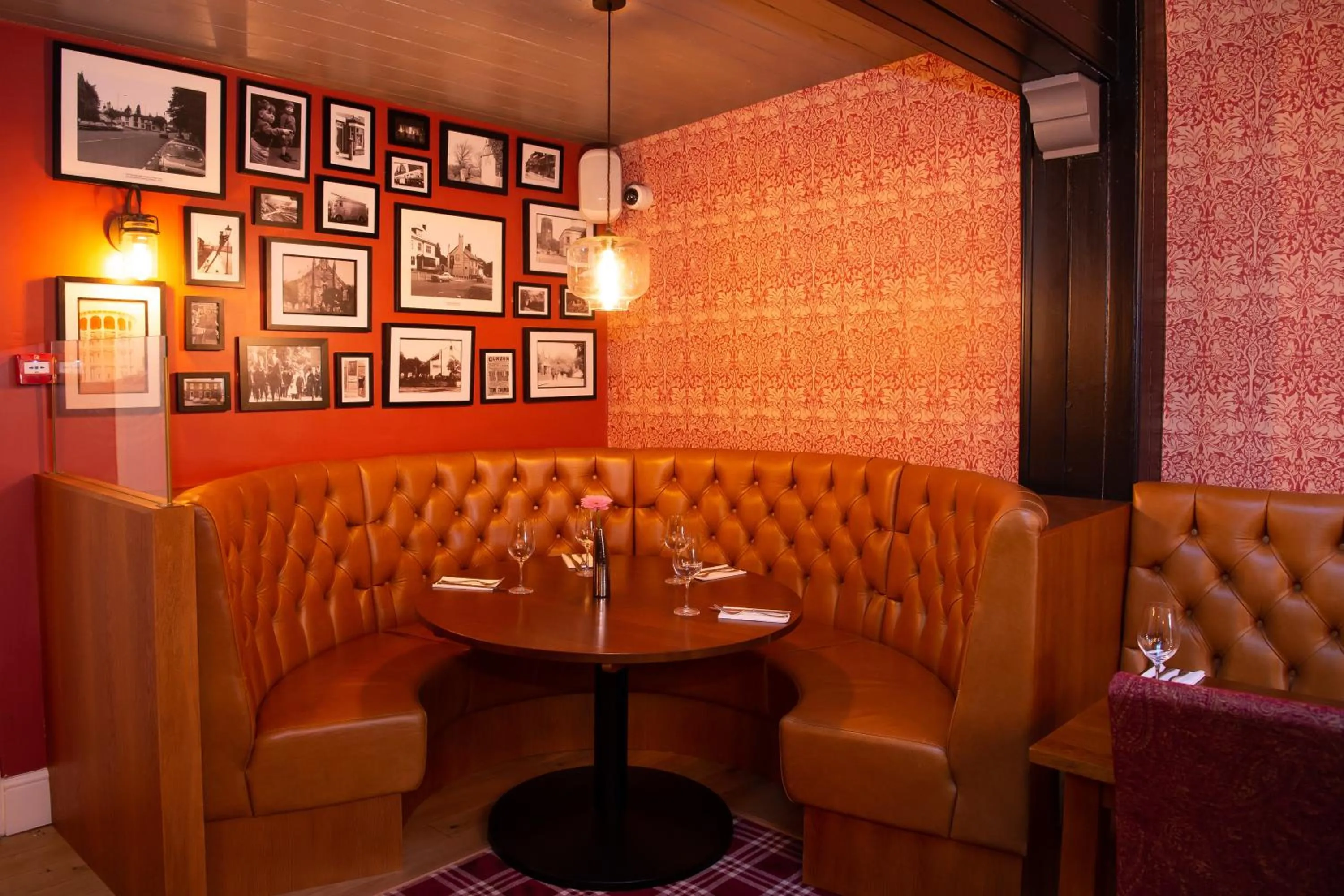 Restaurant/places to eat in The Kirkfield Hotel