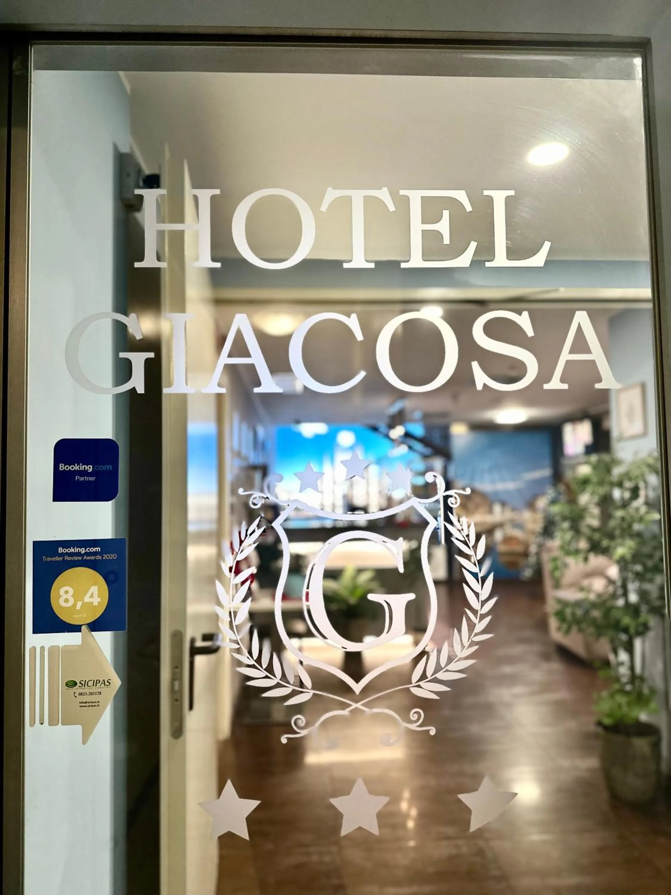 Facade/entrance in Hotel Giacosa