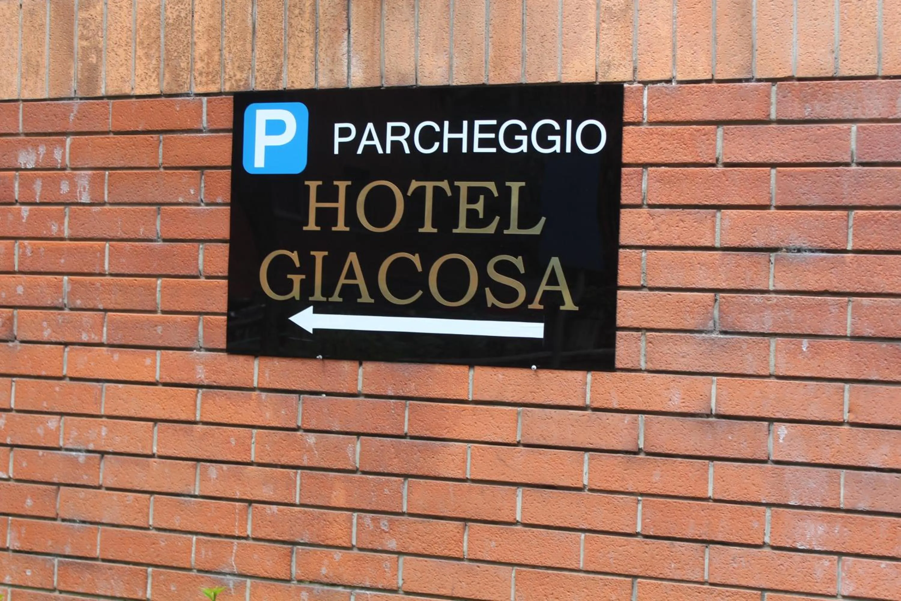 Facade/entrance in Hotel Giacosa