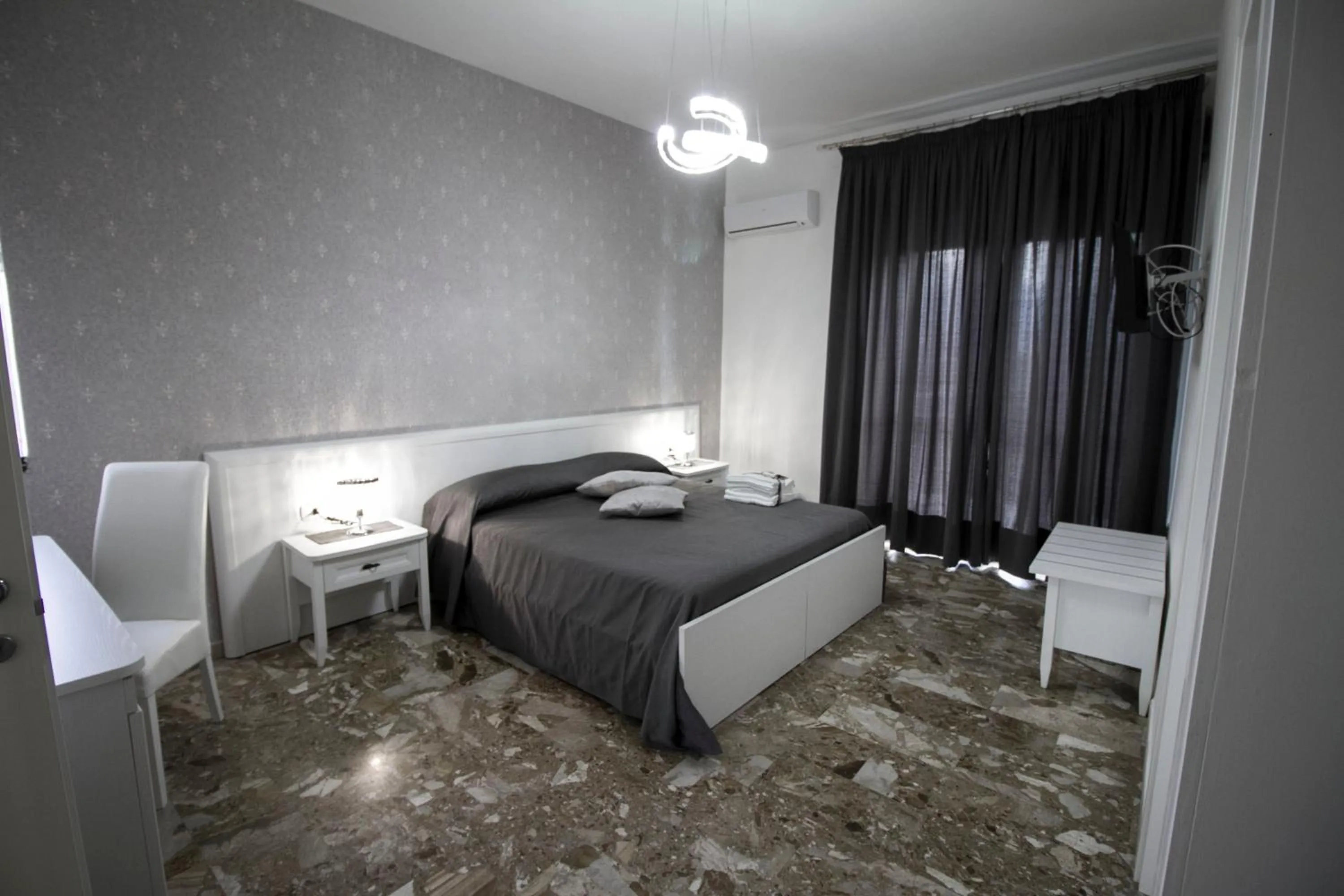 Photo of the whole room, Bed in B&B ARENA