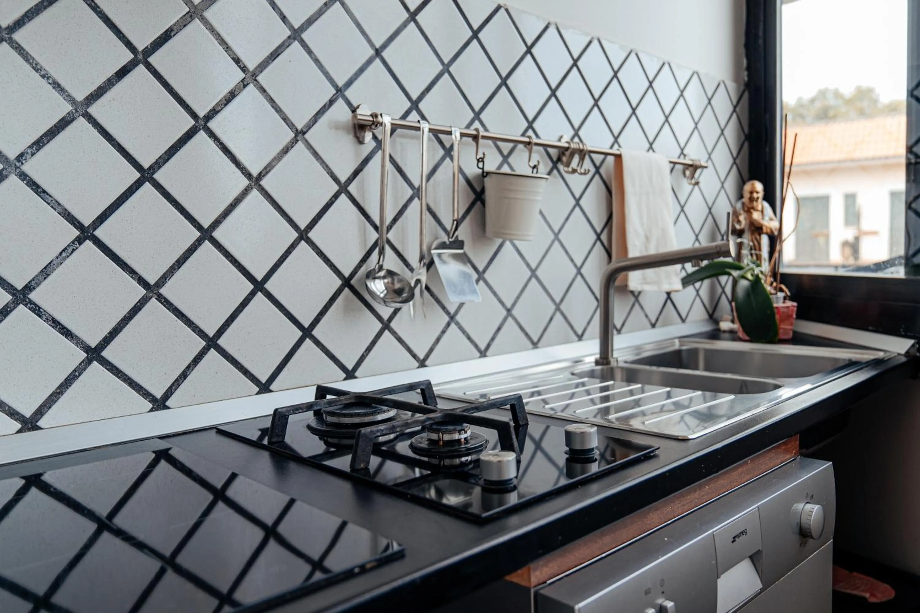 Communal kitchen in B&B ARENA