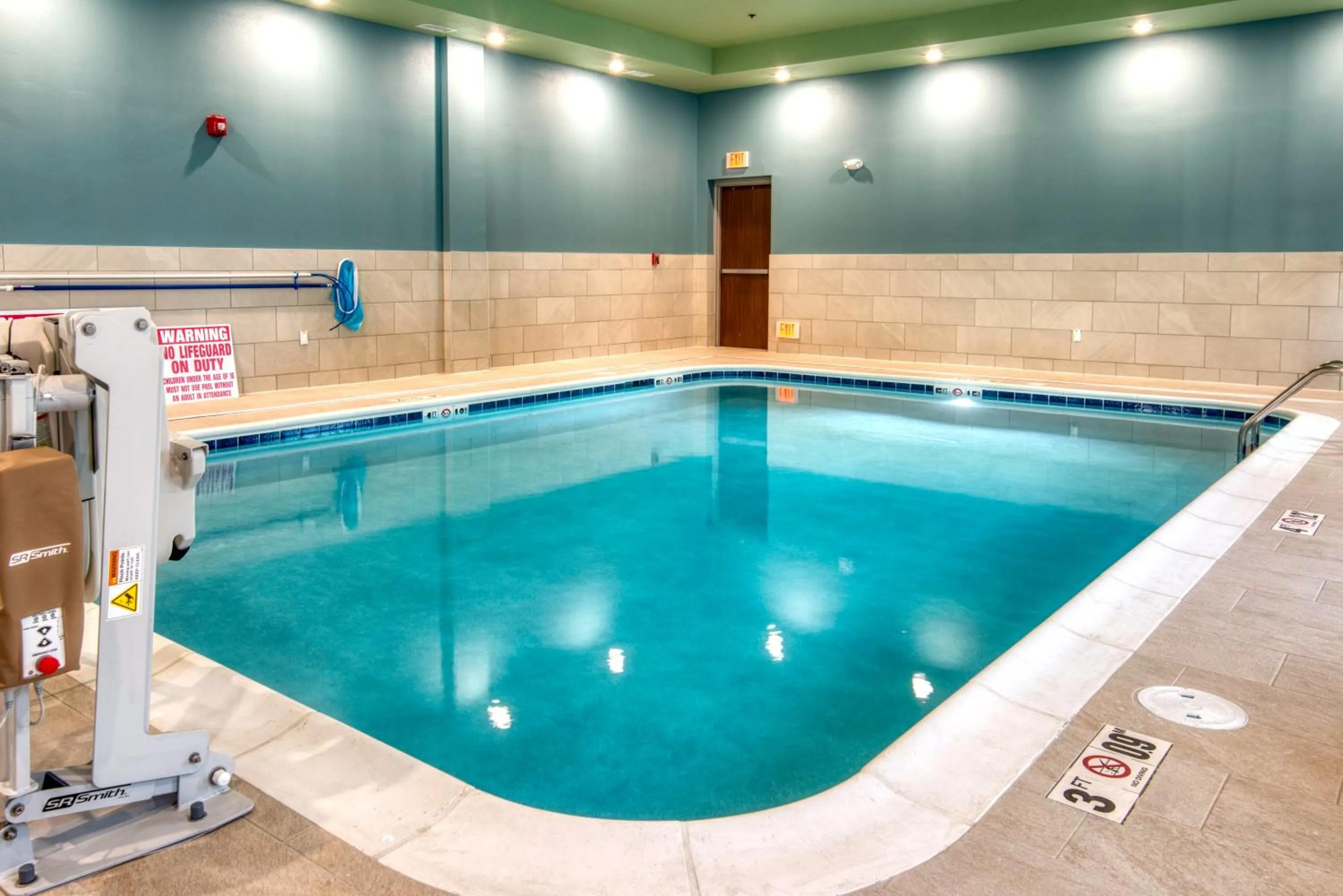 Swimming pool in Holiday Inn Express & Suites Omaha Downtown Old Market by IHG