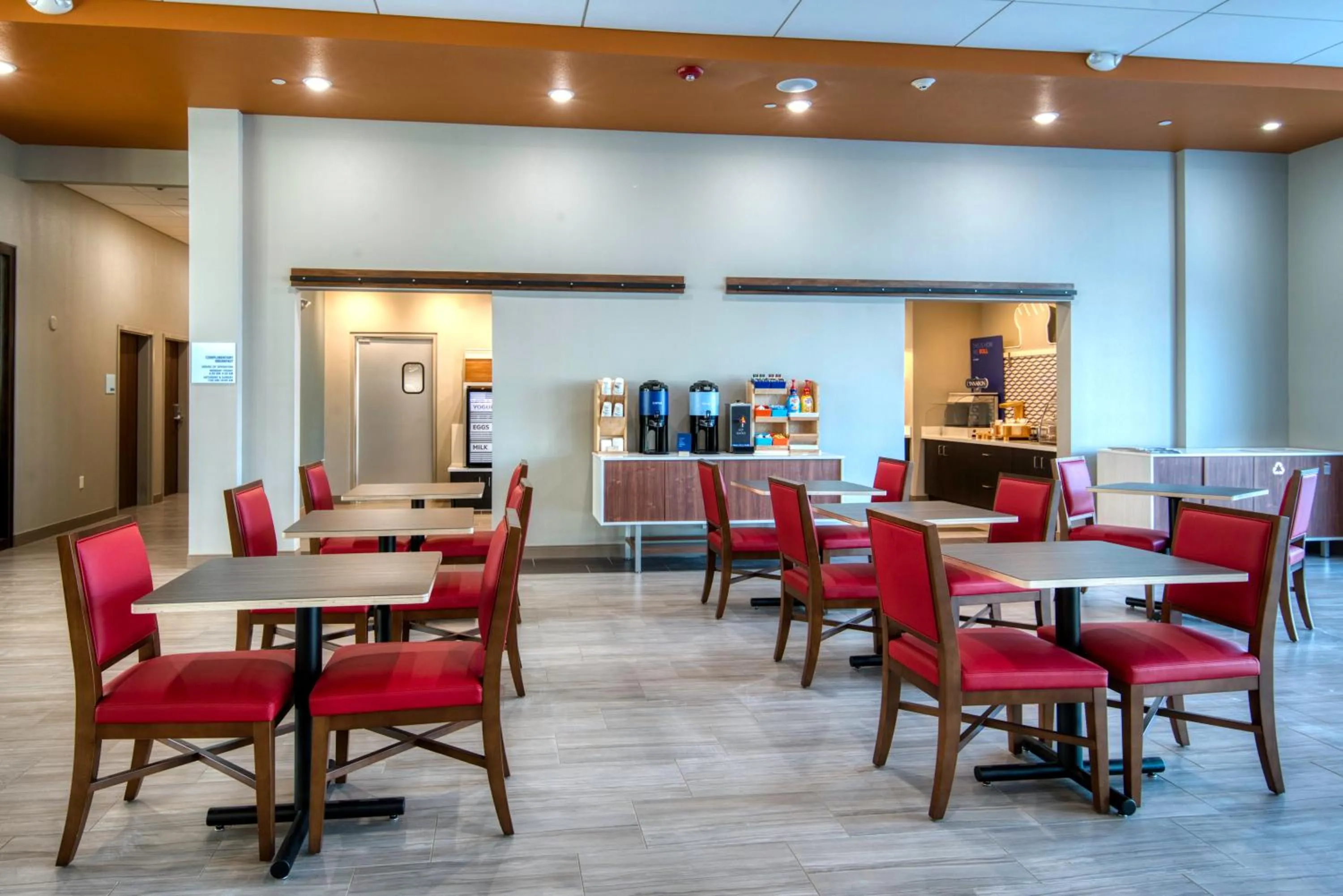 Breakfast in Holiday Inn Express & Suites Omaha Downtown Old Market by IHG