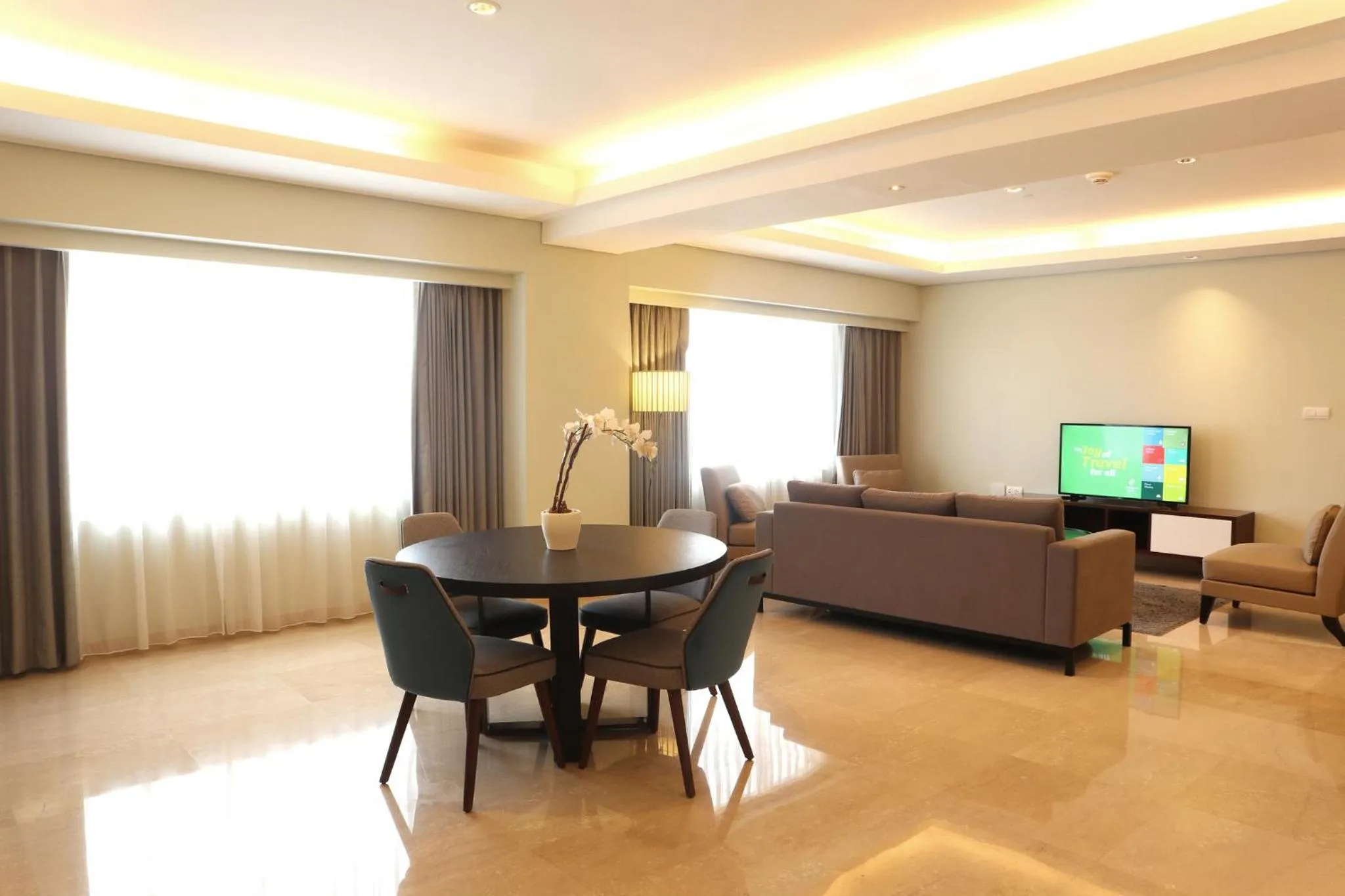 Photo of the whole room in Holiday Inn & Suites Jakarta Gajah Mada by IHG