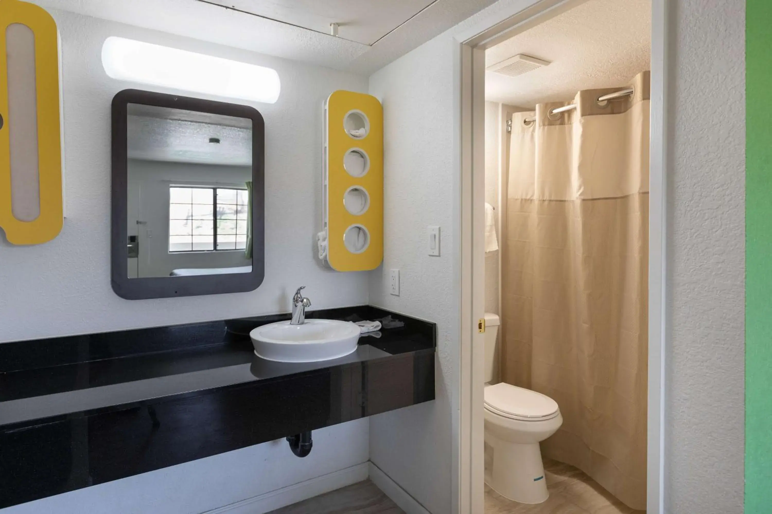 Deluxe Queen Room with Two Queen Beds - single occupancy - Non-Smoking in Studio 6-Barstow, CA Deluxe Queen Room with Two Queen Beds - single occupancy - Non-Smoking in Studio 6-Barstow, CA