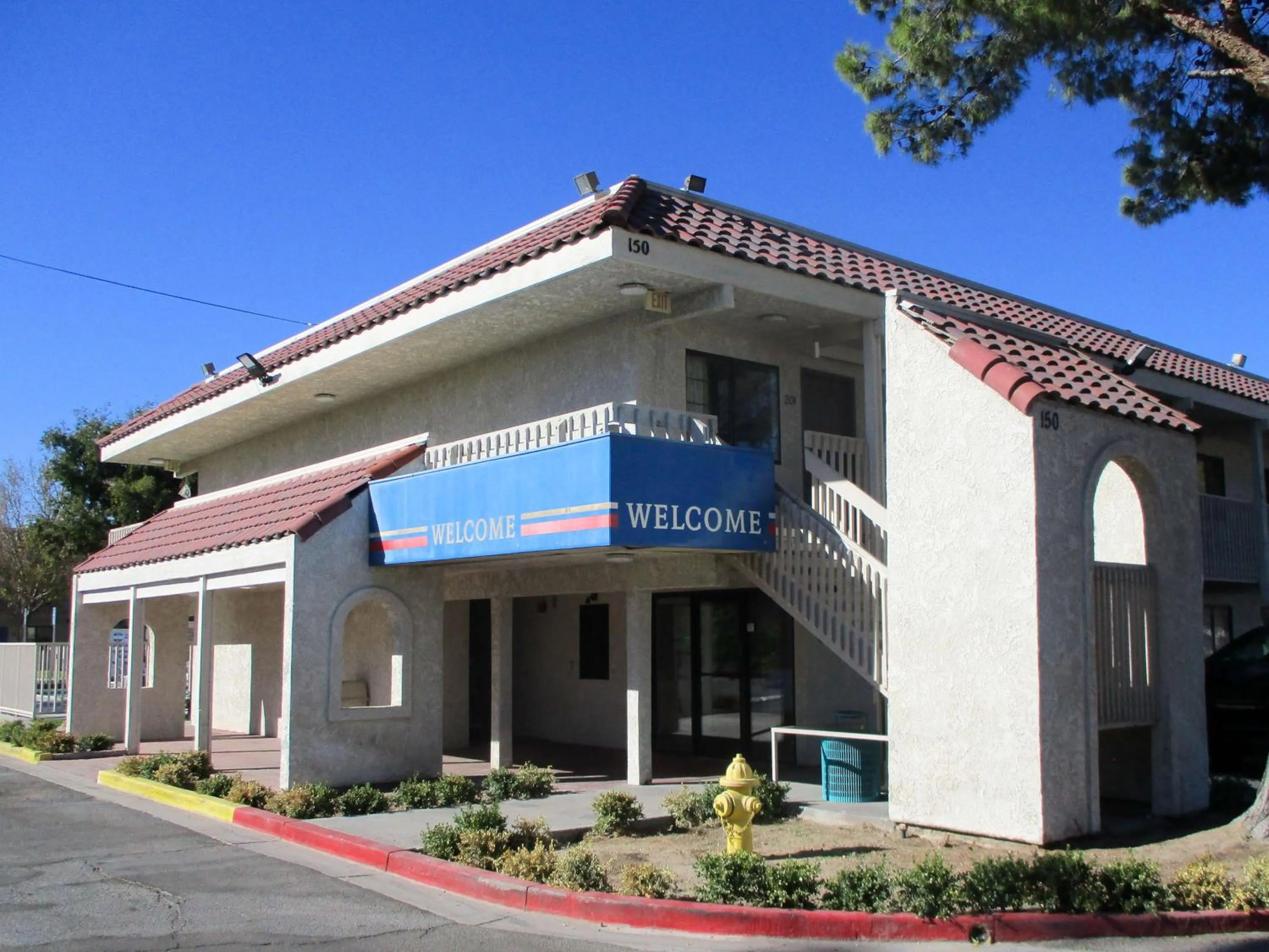 Property building in Studio 6-Barstow, CA