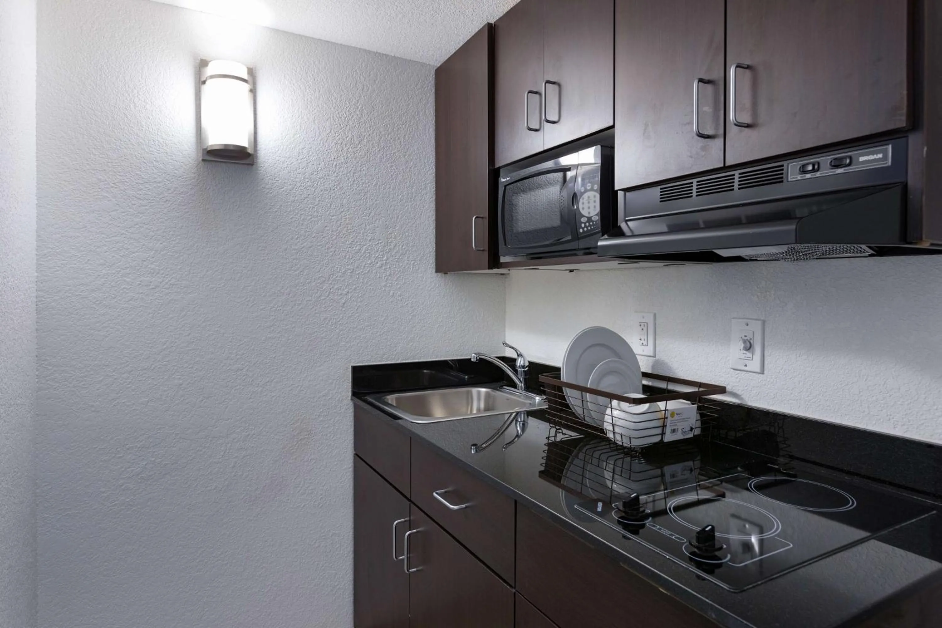 Kitchen or kitchenette in Studio 6-Barstow, CA