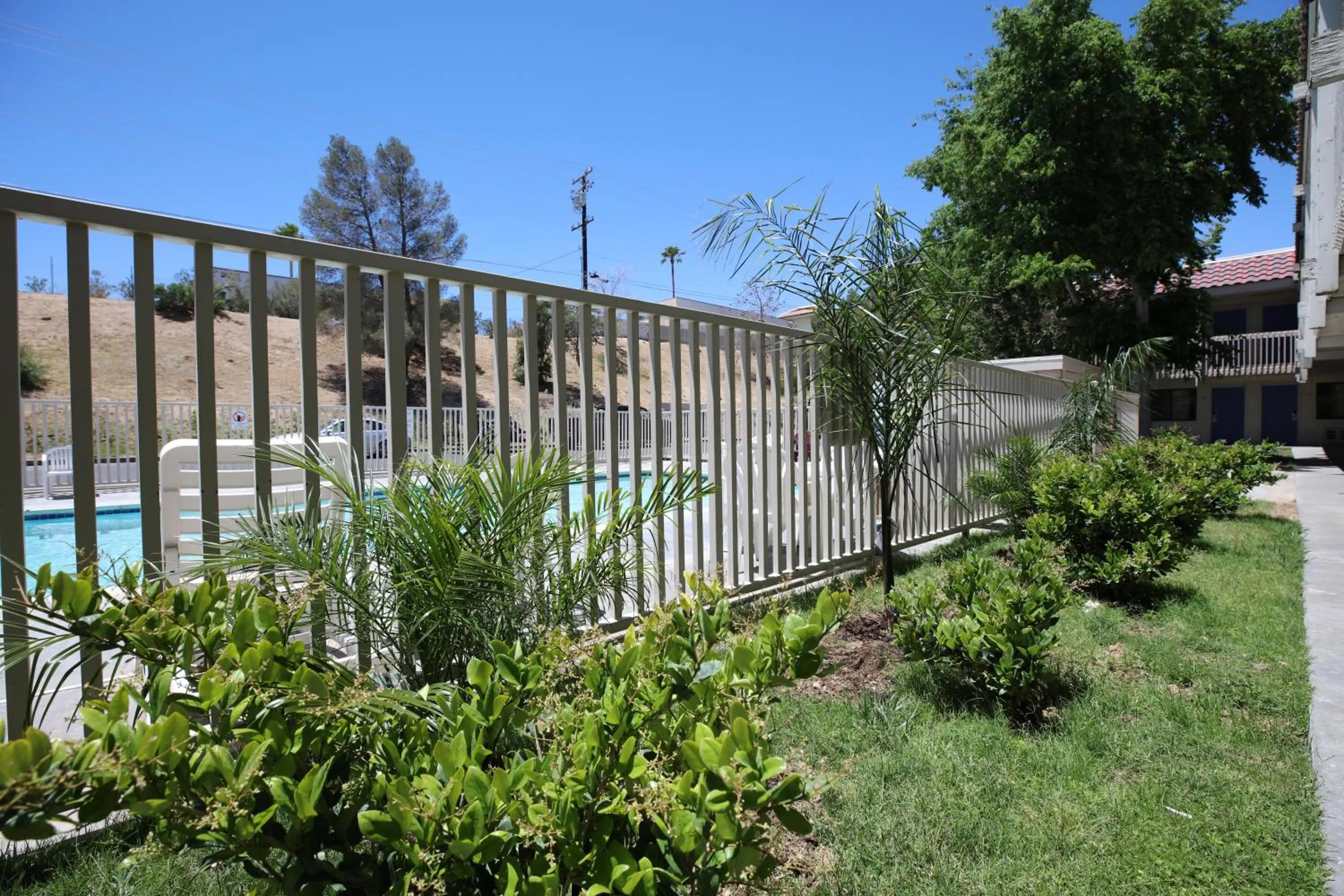 Garden view in Studio 6-Barstow, CA