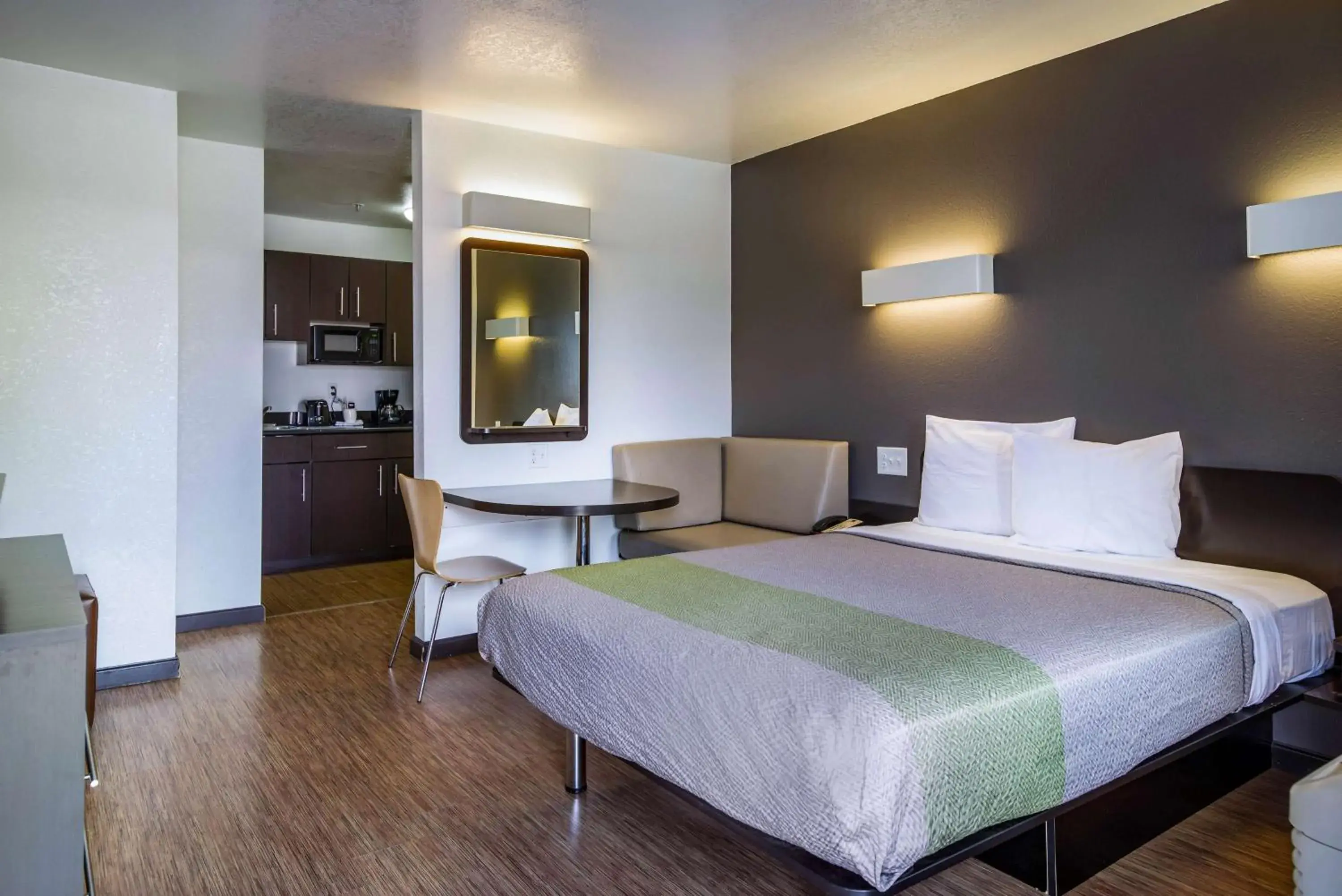 Kitchen or kitchenette, Bed in Studio 6-Fairfield, CA - Napa Valley Kitchen or kitchenette, Bed in Studio 6-Fairfield, CA - Napa Valley