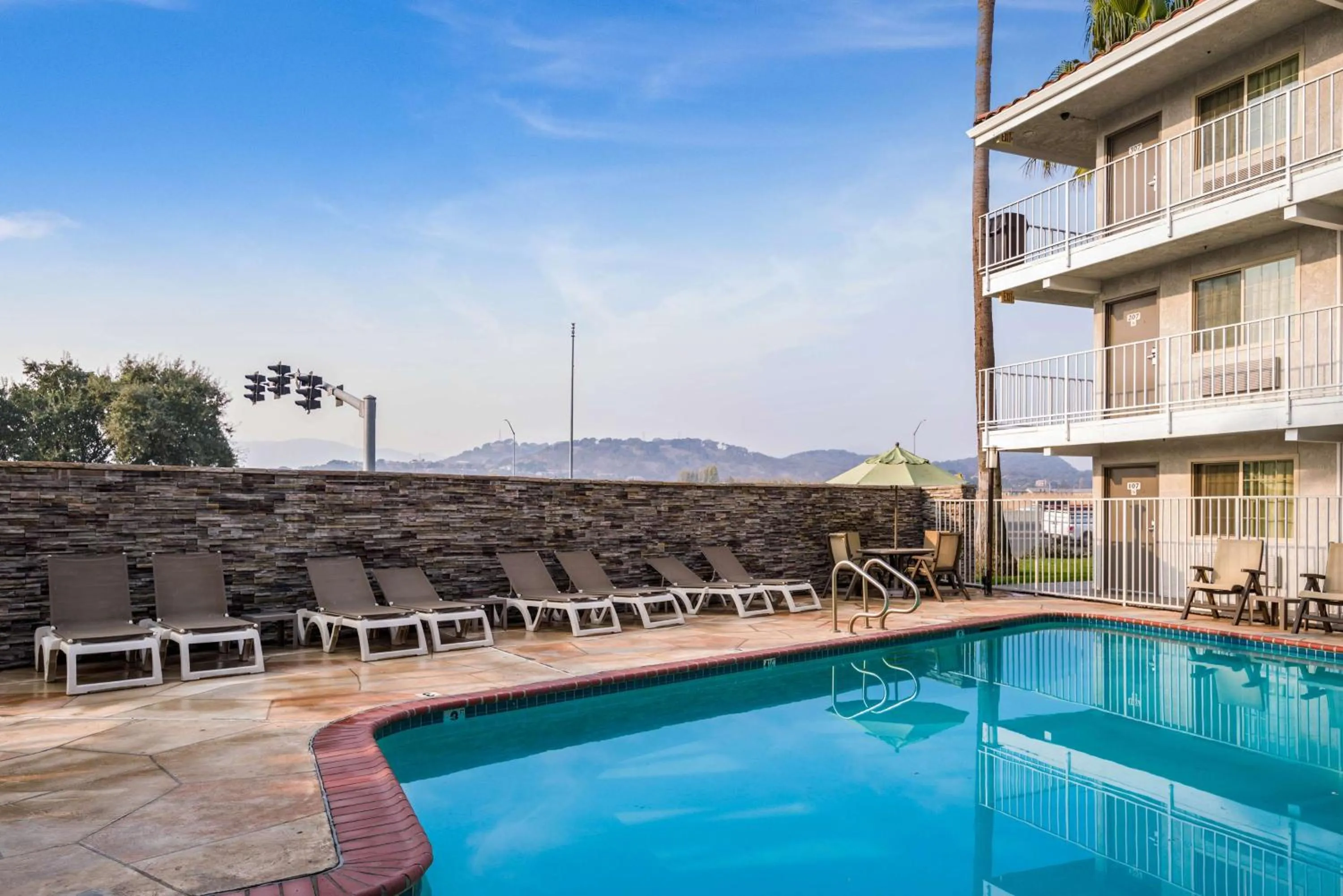 Day in Studio 6-Fairfield, CA - Napa Valley