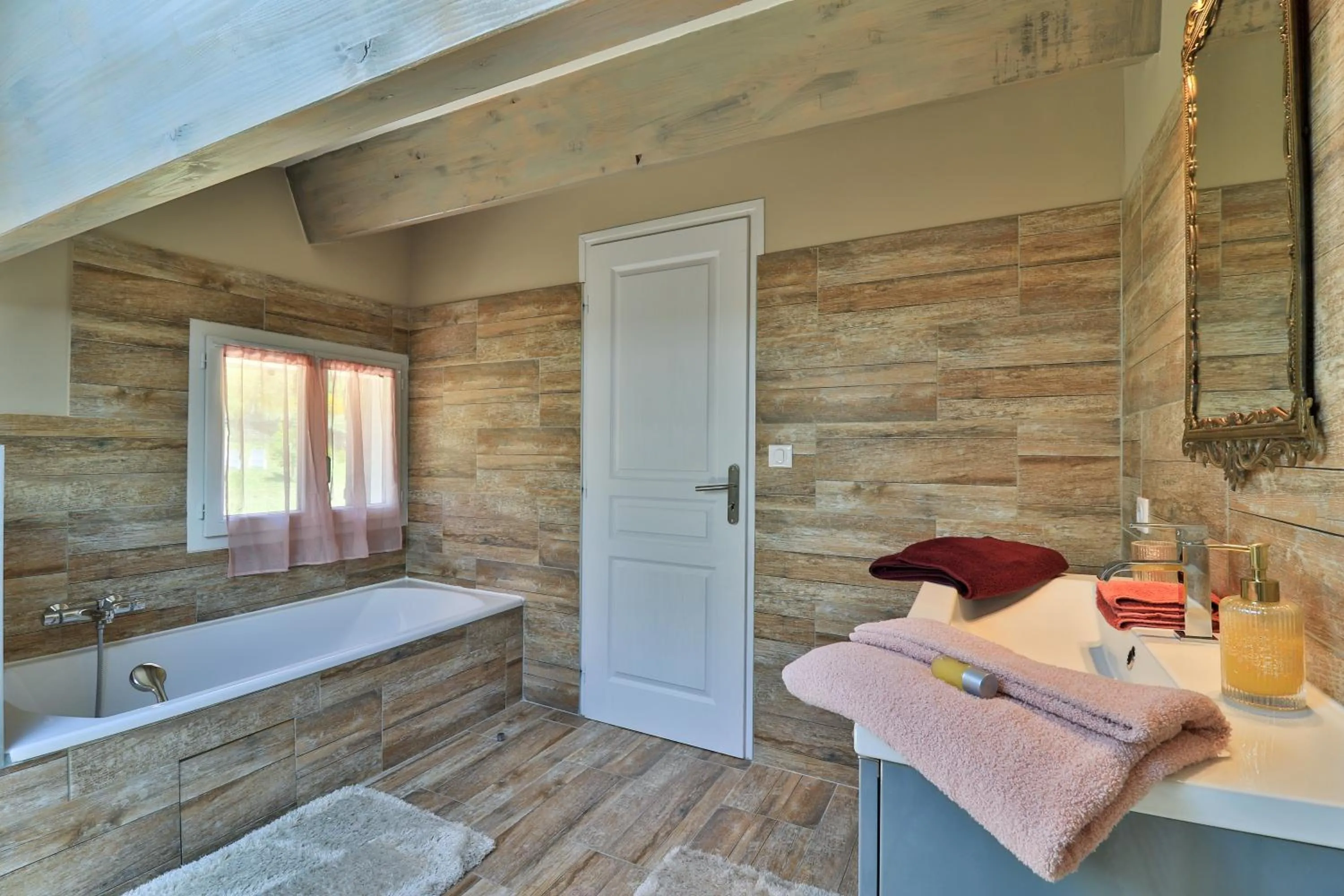 Bathroom in L'Alpen Roc