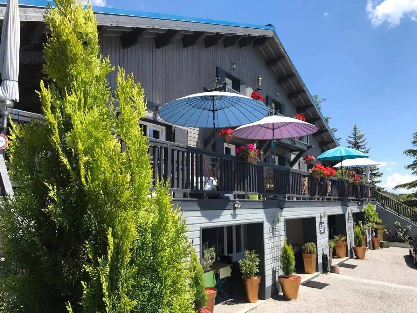 Bedroom in L'Alpen Roc