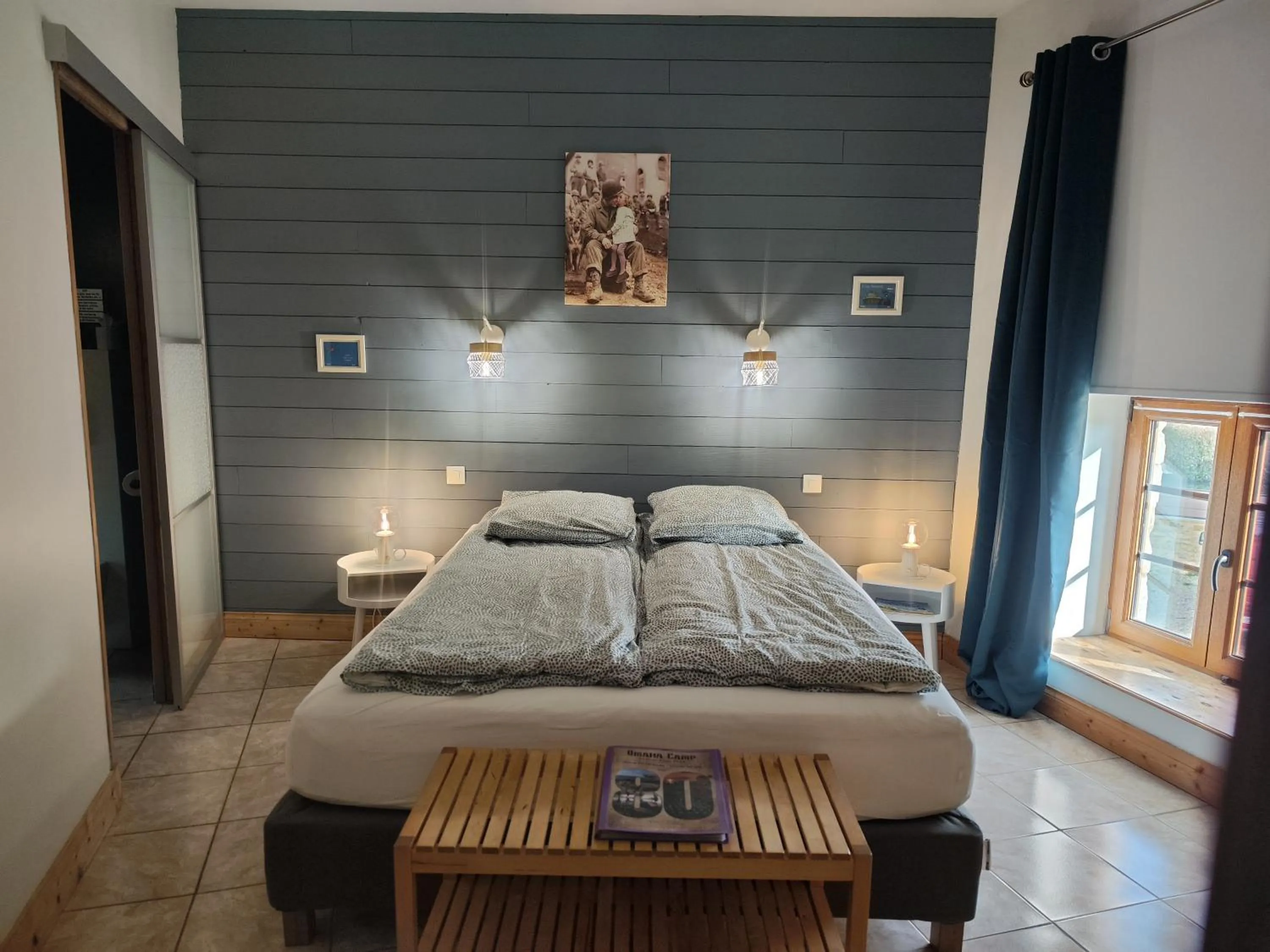 Decorative detail, Bed in La ferme aux chats