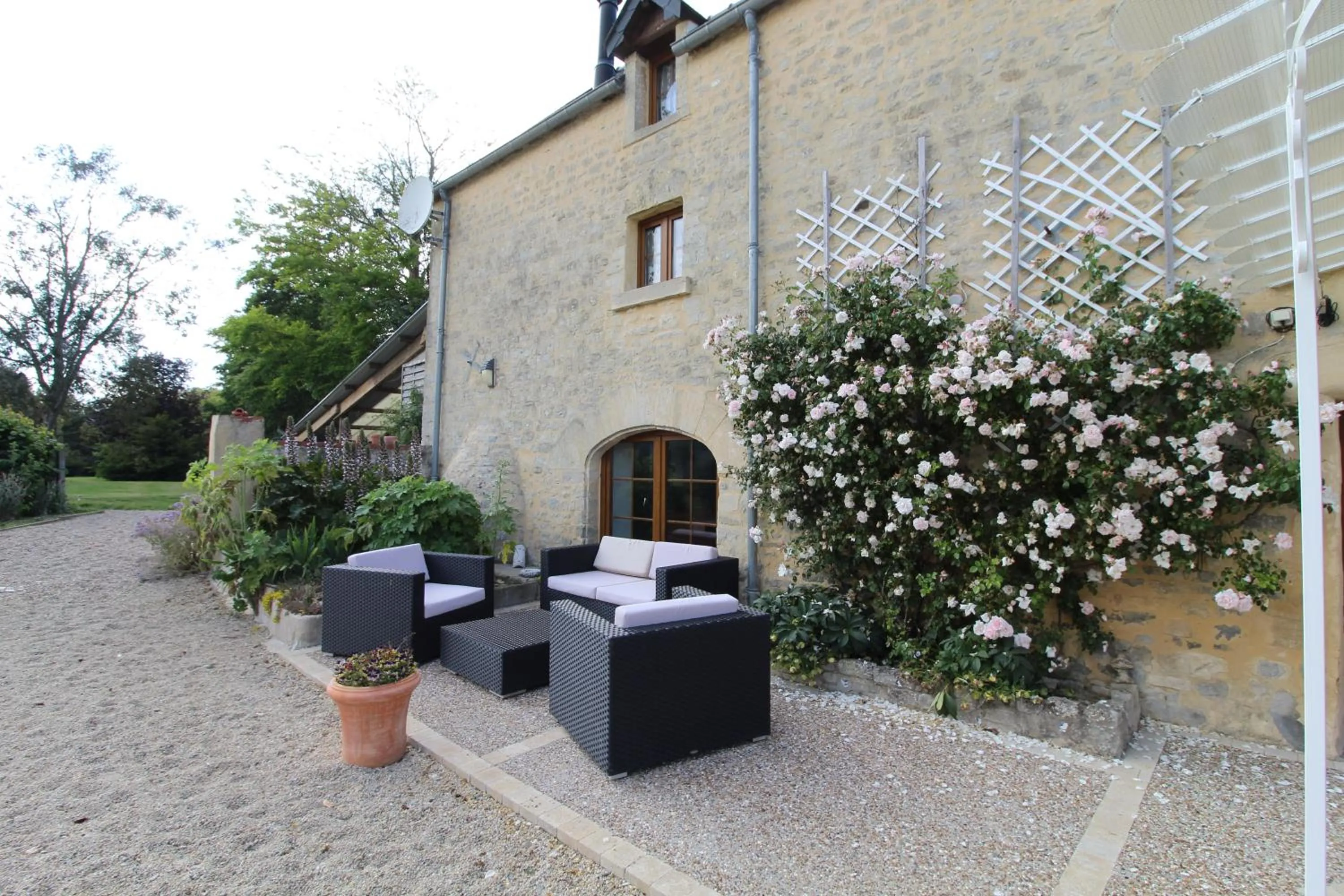 Seating area in La ferme aux chats