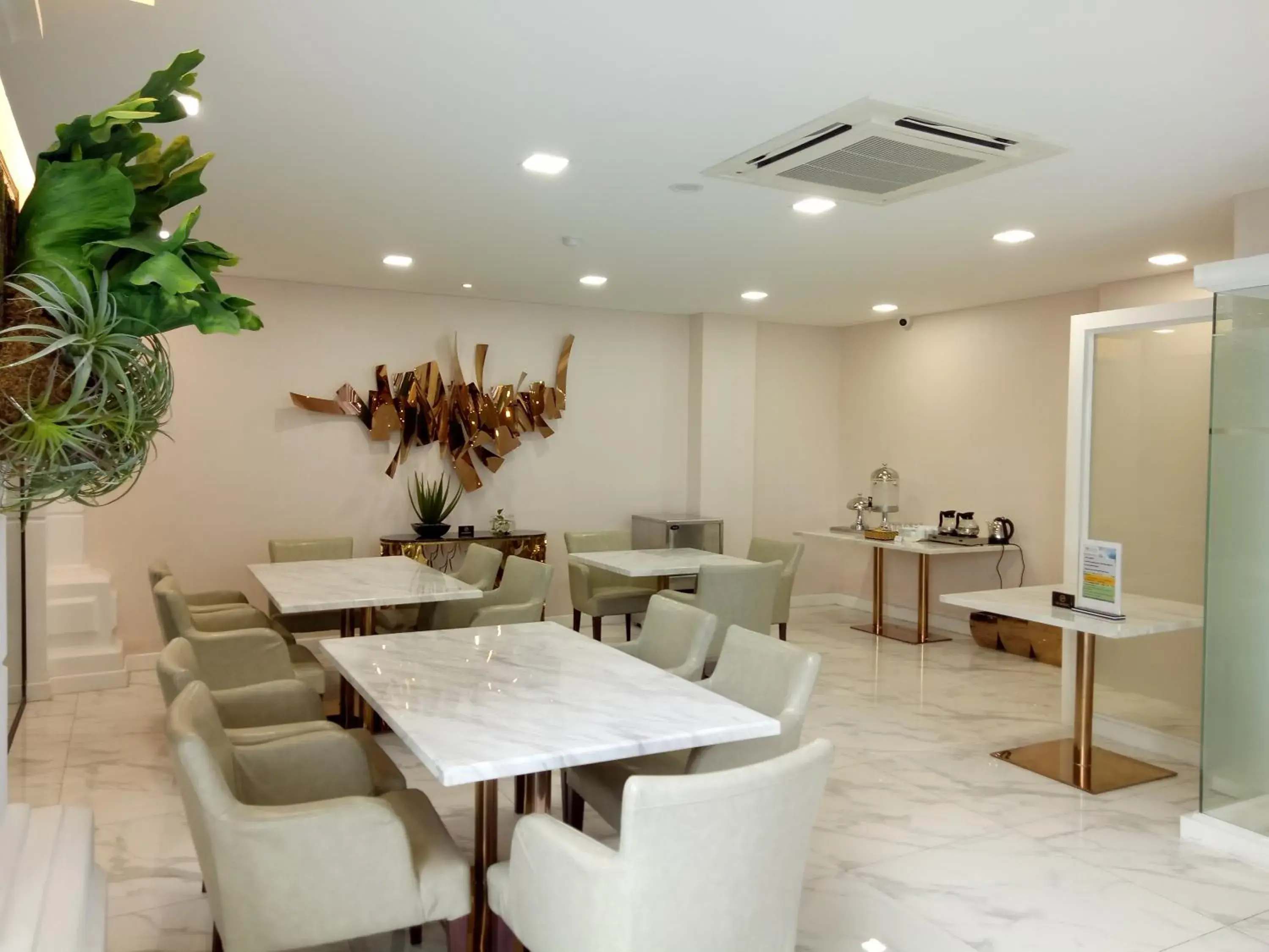 Restaurant/places to eat in V Boutique Hotel Restaurant/places to eat in V Boutique Hotel