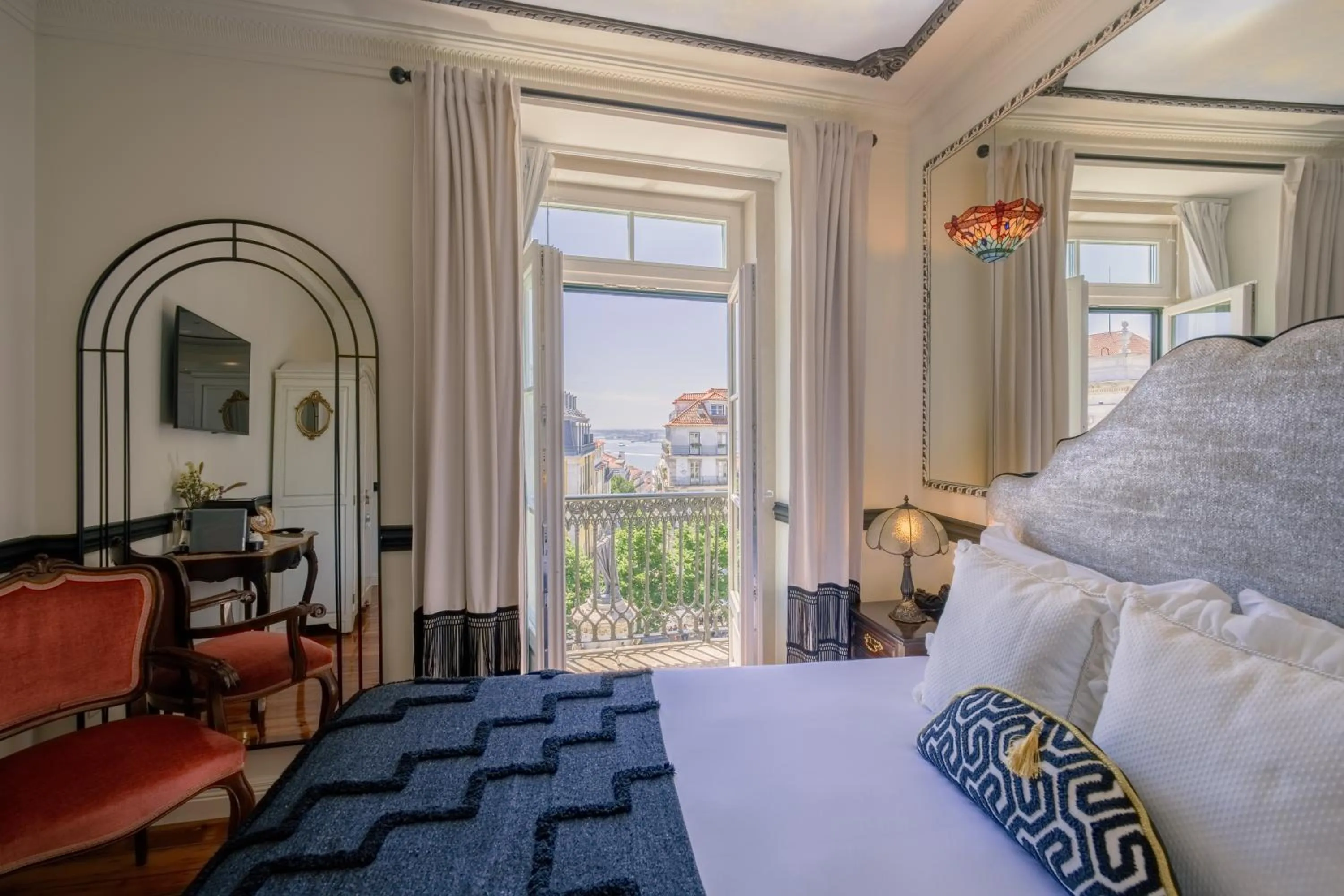 Bed in Solar dos Poetas