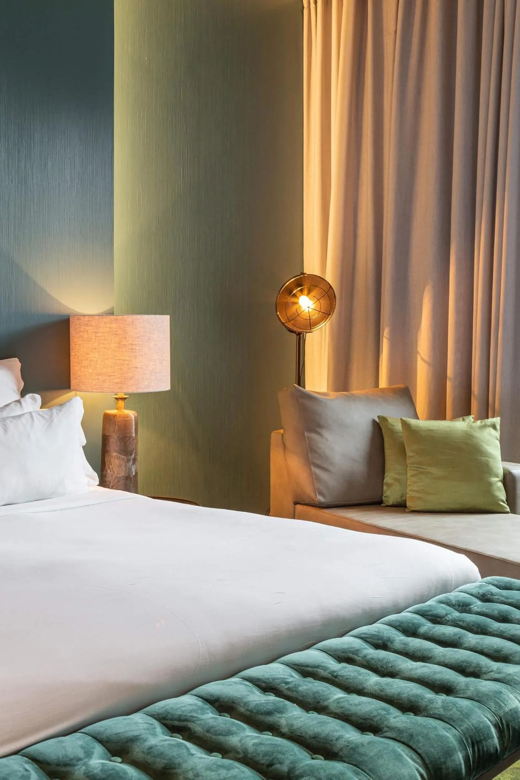 Bed in Octant Furnas