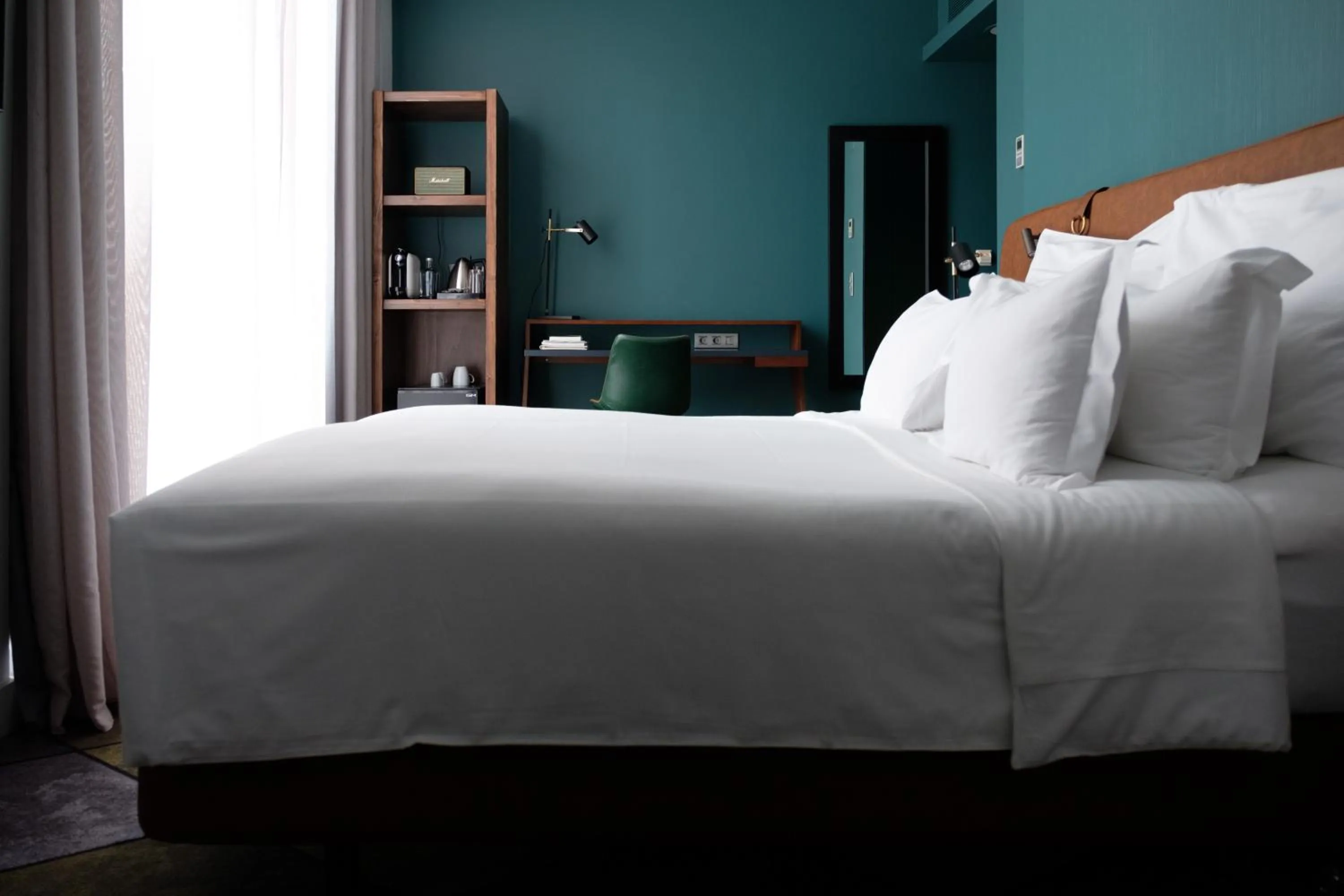 Bedroom, Bed in Octant Furnas