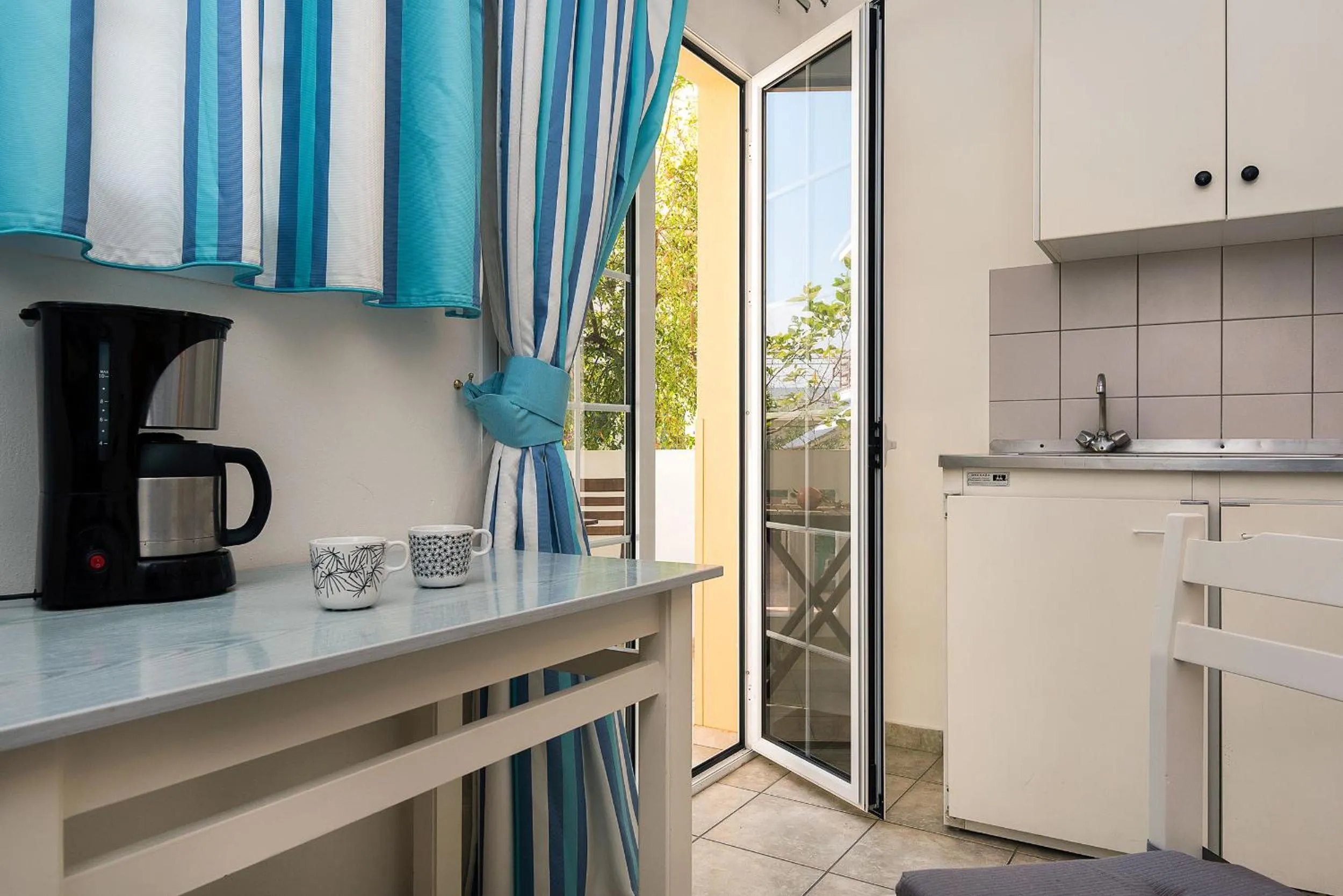 Coffee/tea facilities in Diamond Apartments & Suites