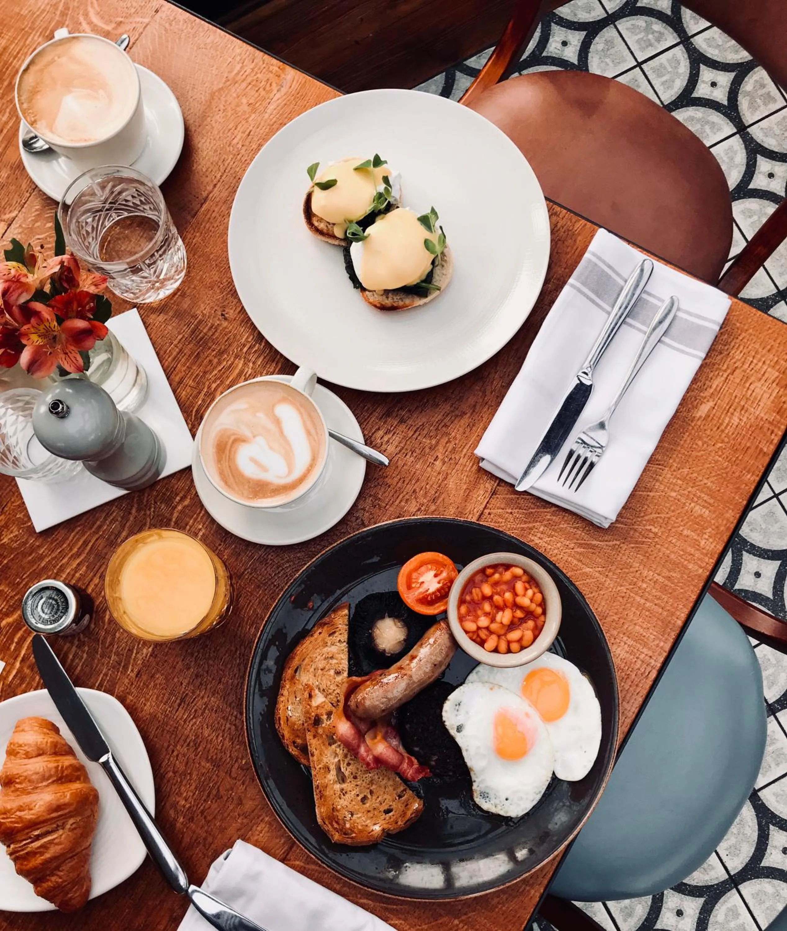 Breakfast in Albert Arms