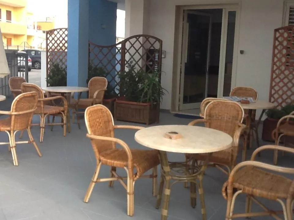 Restaurant/places to eat in Hotel Blue Sky - San Foca