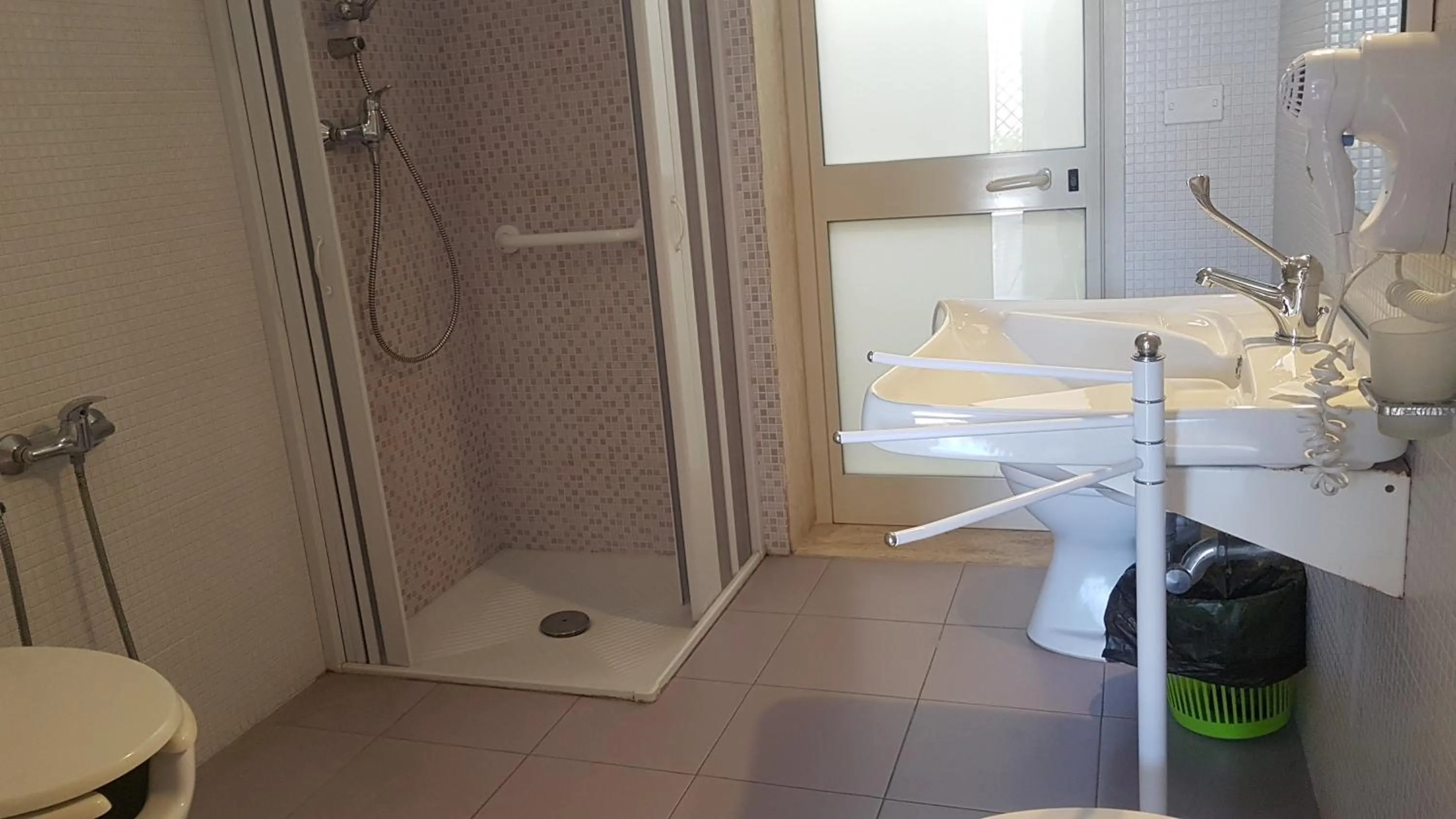 Bathroom in Hotel Blue Sky - San Foca