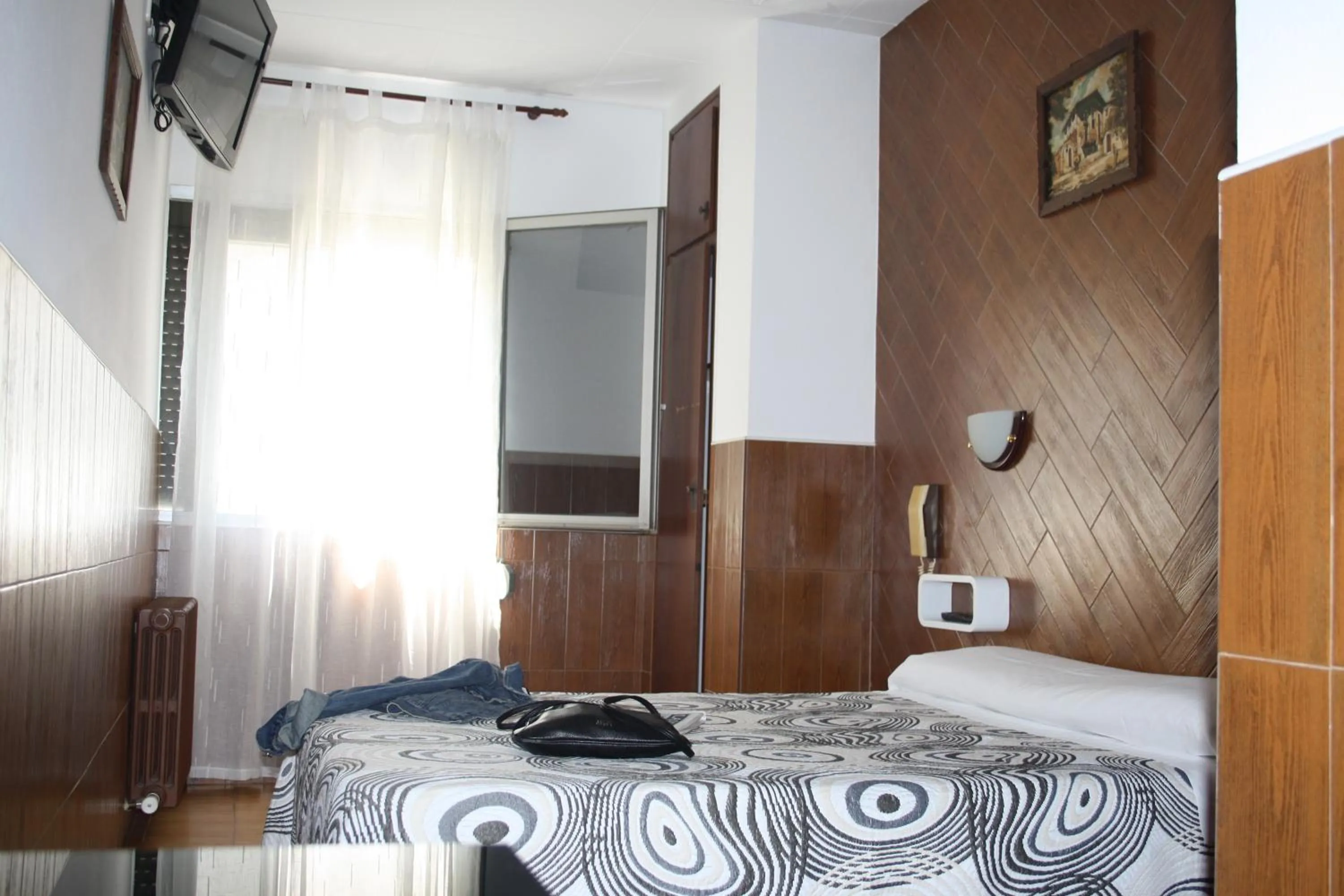Photo of the whole room, Bed in Hostal Sanmar