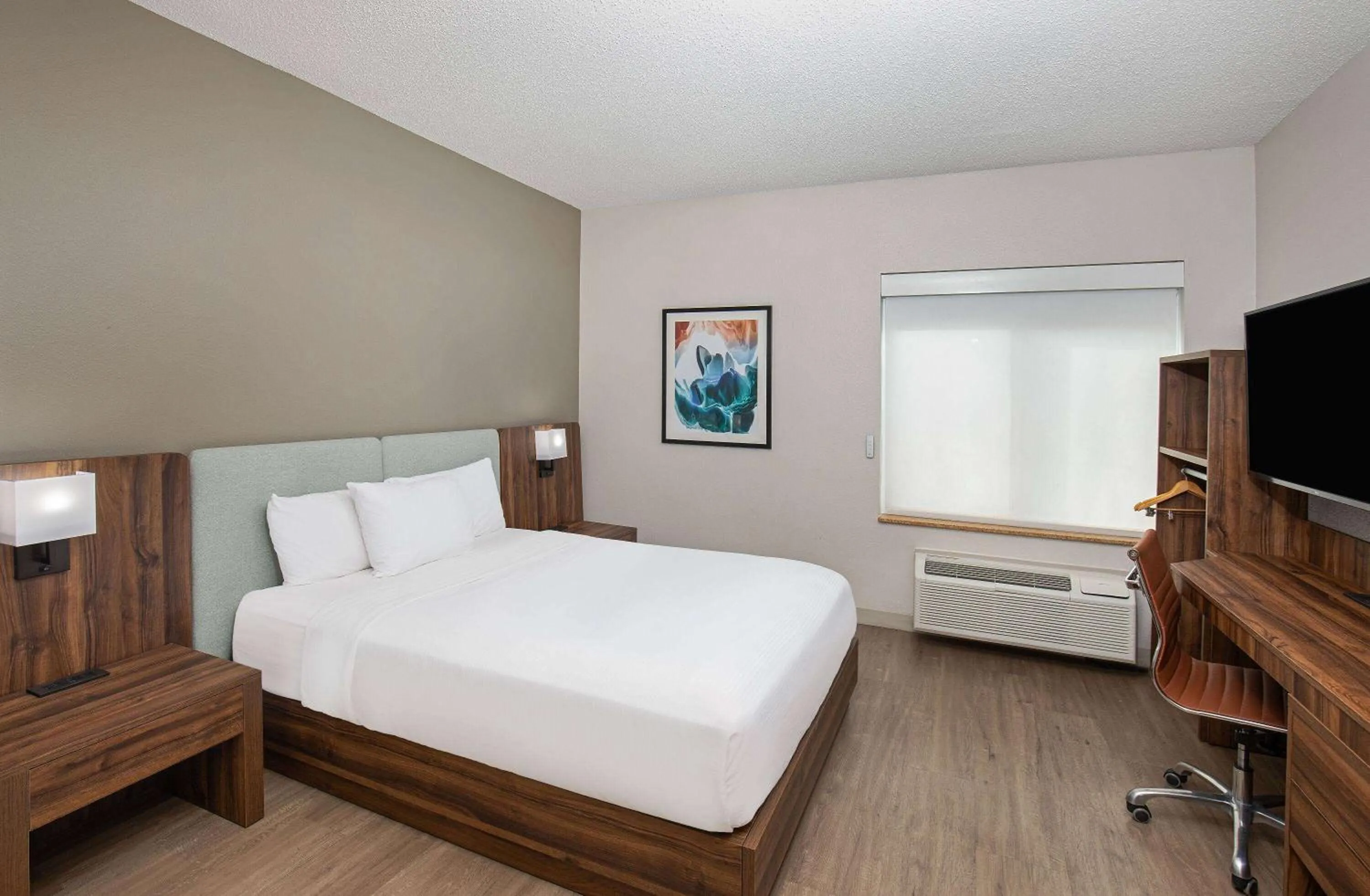 Bed in Wingate by Wyndham Hattiesburg