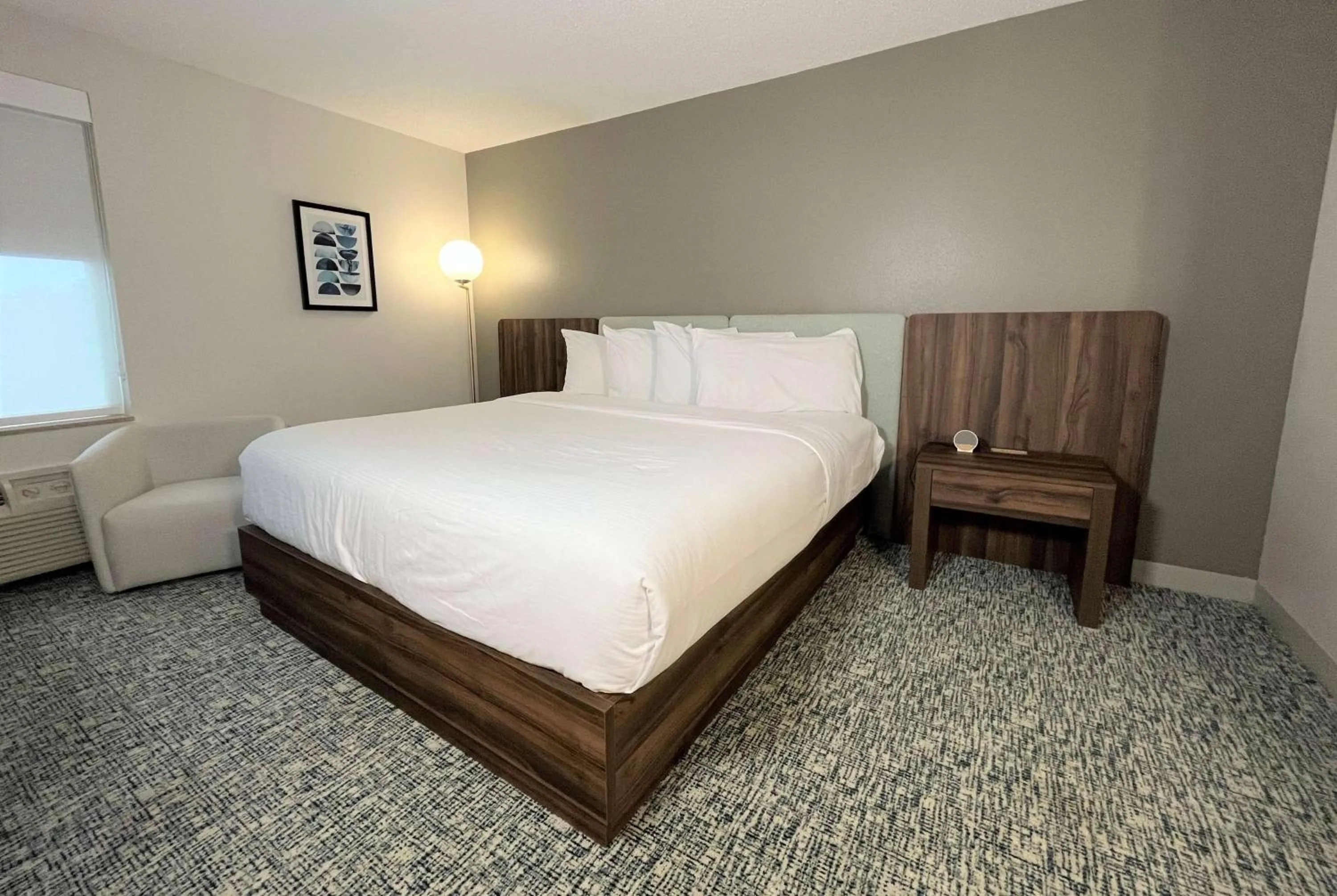 Photo of the whole room, Bed in Wingate by Wyndham Hattiesburg