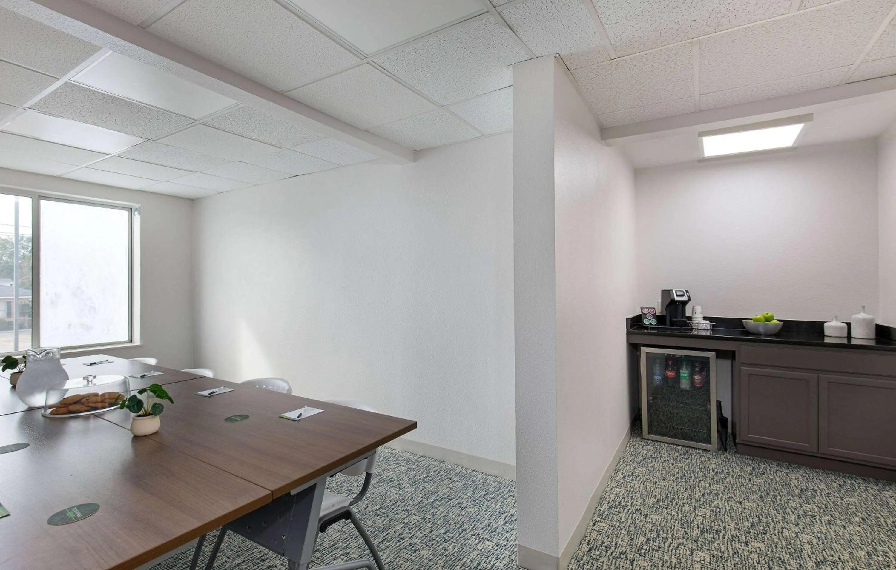 Meeting/conference room in Wingate by Wyndham Hattiesburg