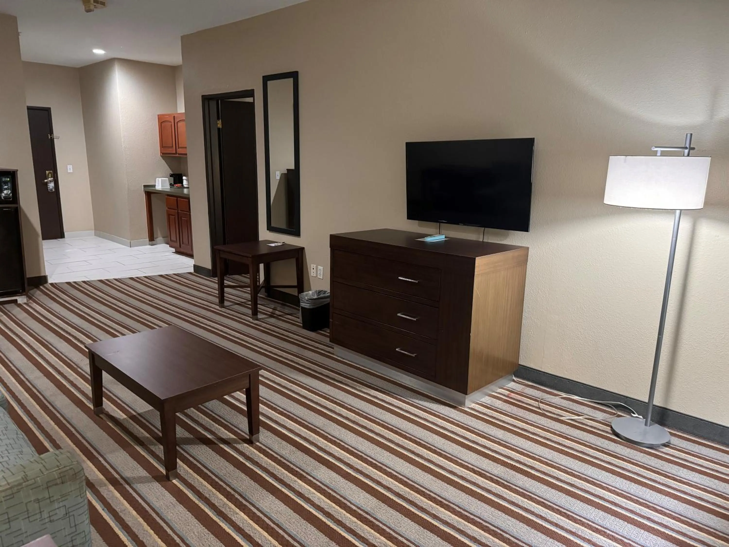 TV and multimedia in Super 8 by Wyndham Port Arthur/Nederland Area