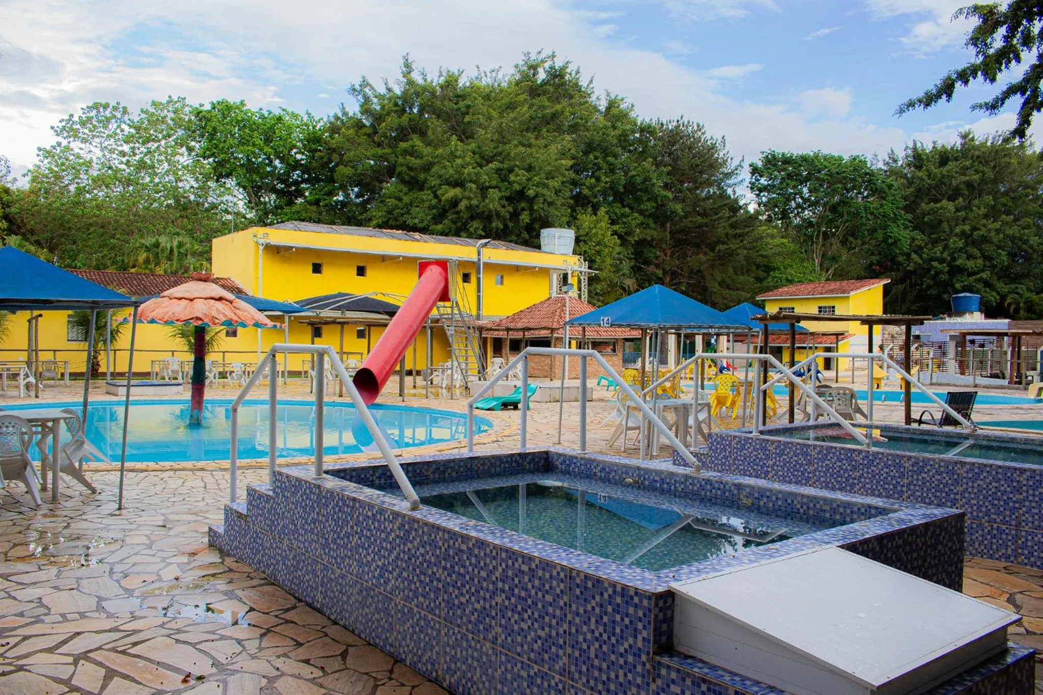 Swimming pool in Hotel Fazenda Pé da Serra