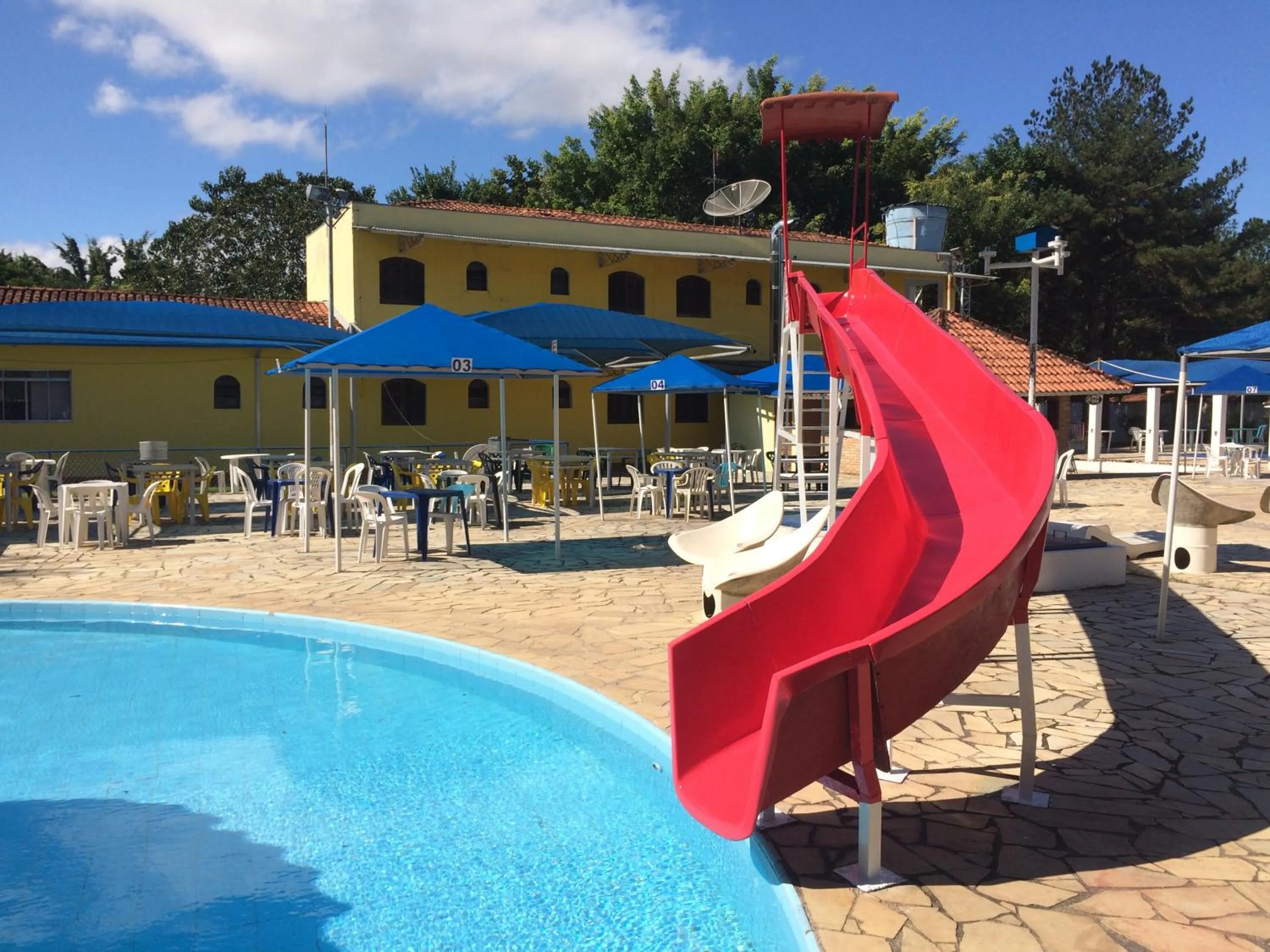 Swimming pool in Hotel Fazenda Pé da Serra