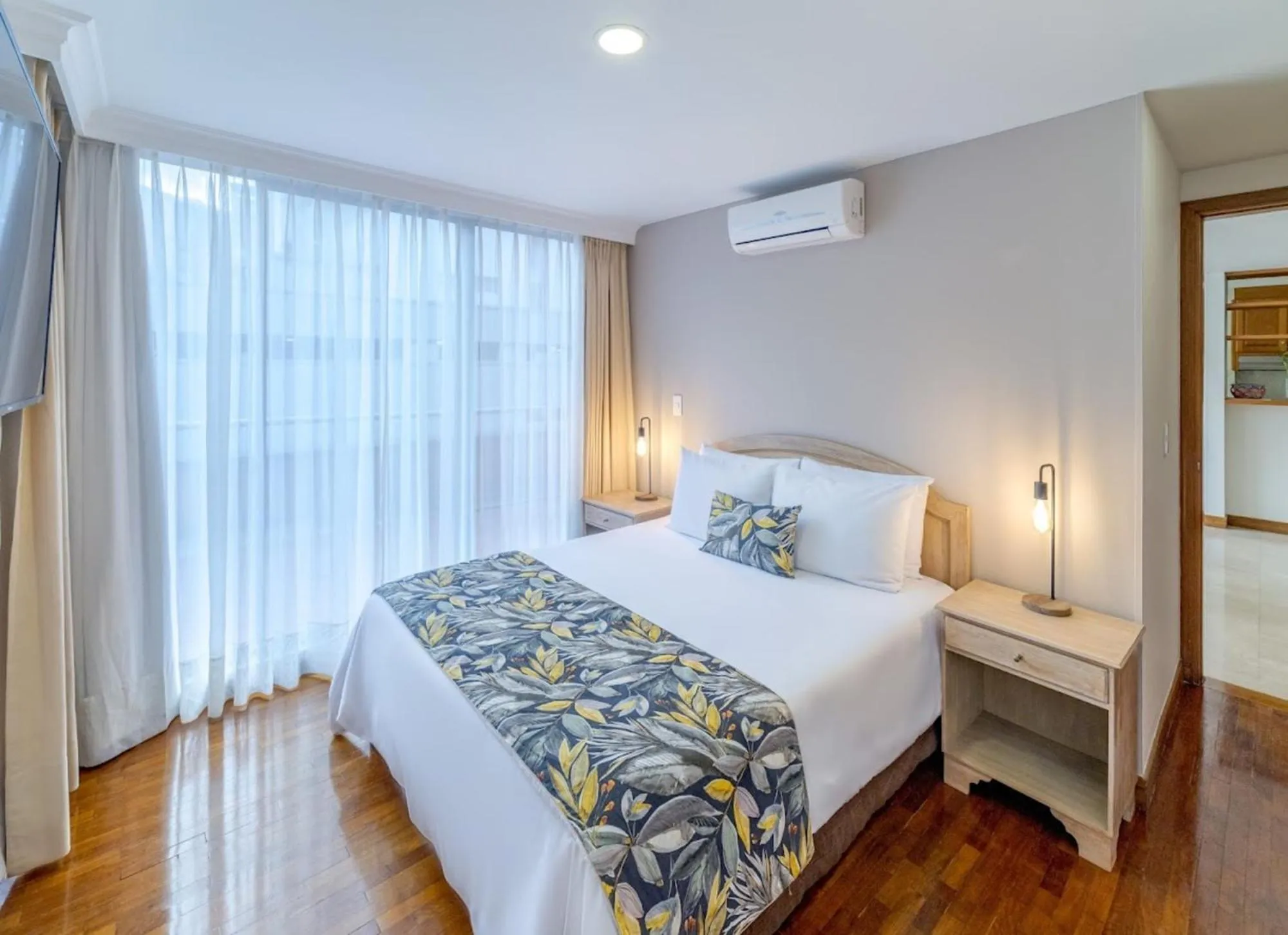 Bed in Alcazar de Oviedo by EE Hoteles