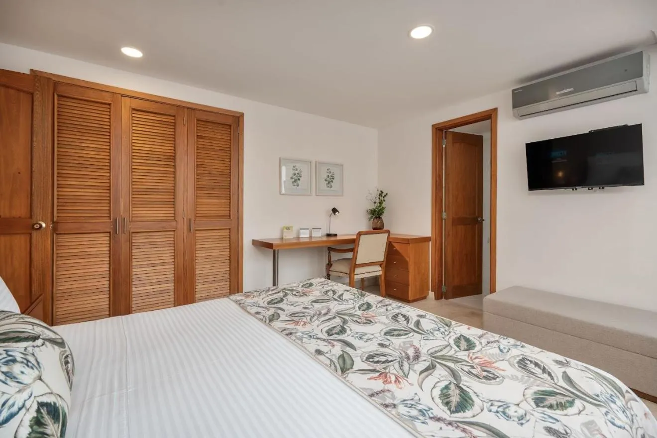 Bed in Alcazar de Oviedo by EE Hoteles