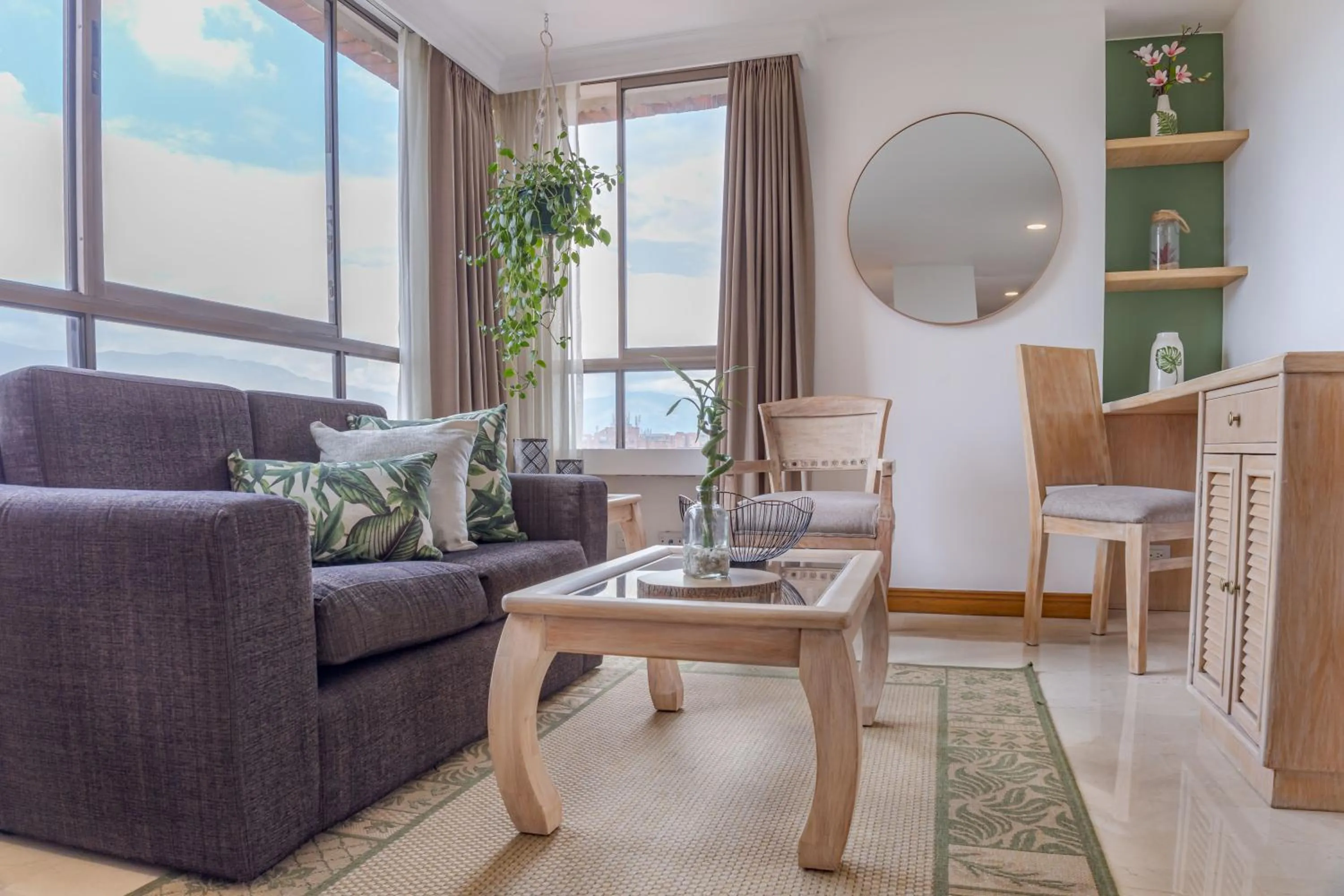 Living room in Alcazar de Oviedo by EE Hoteles